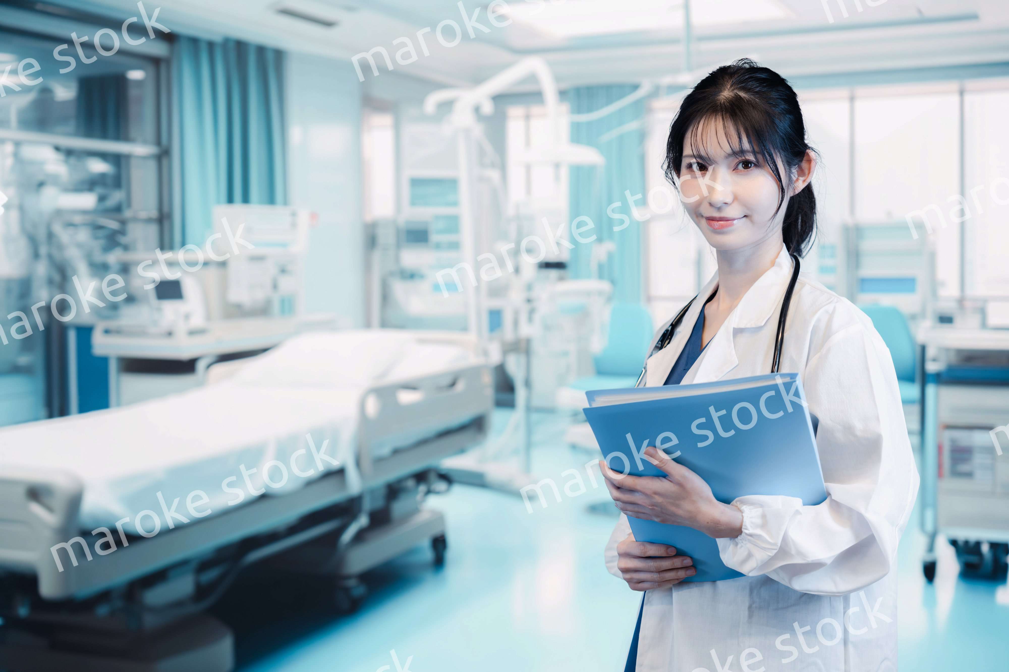 病院で活躍する女性のドクター