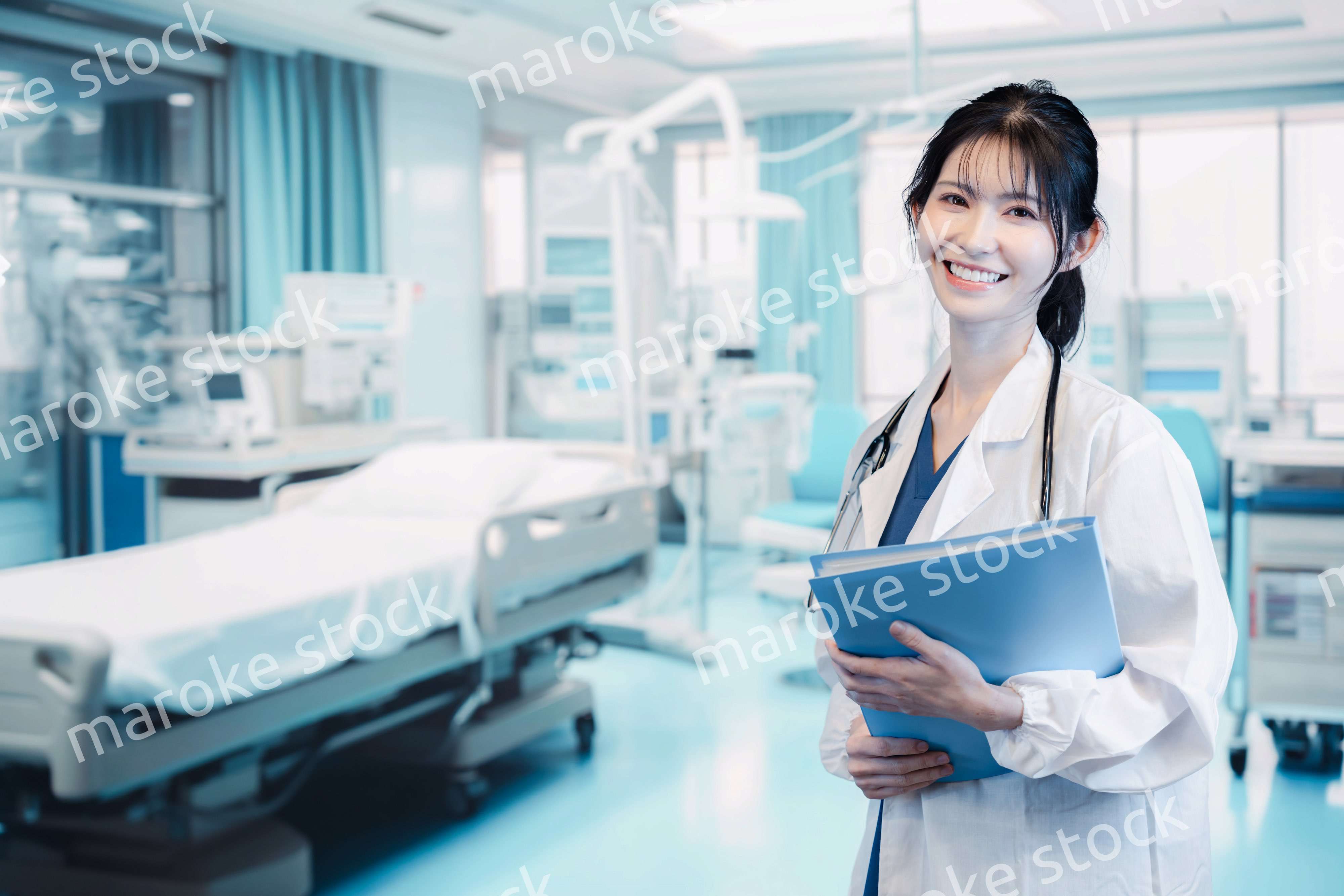病院で活躍する女性のドクター