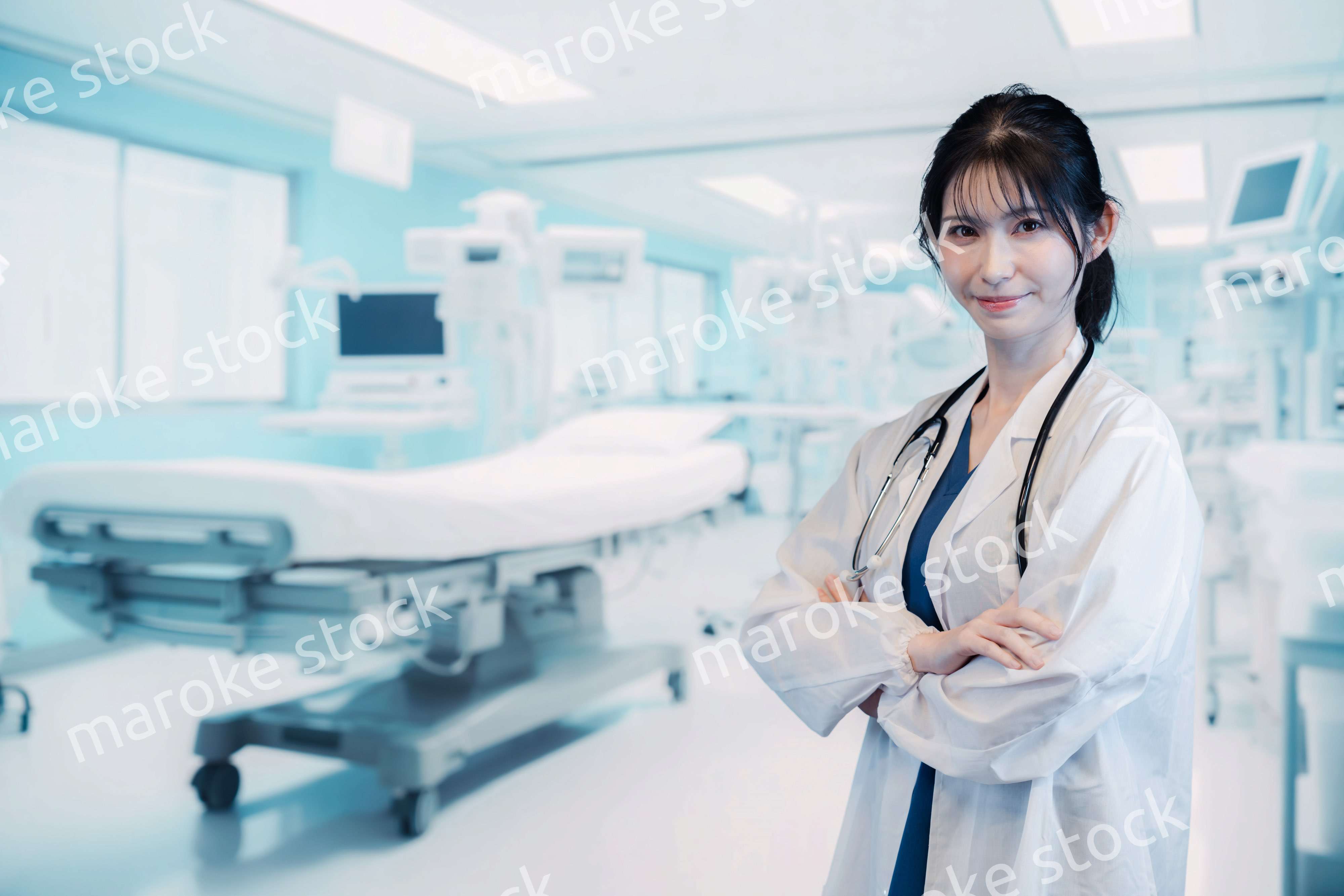 病院で活躍する女性のドクター