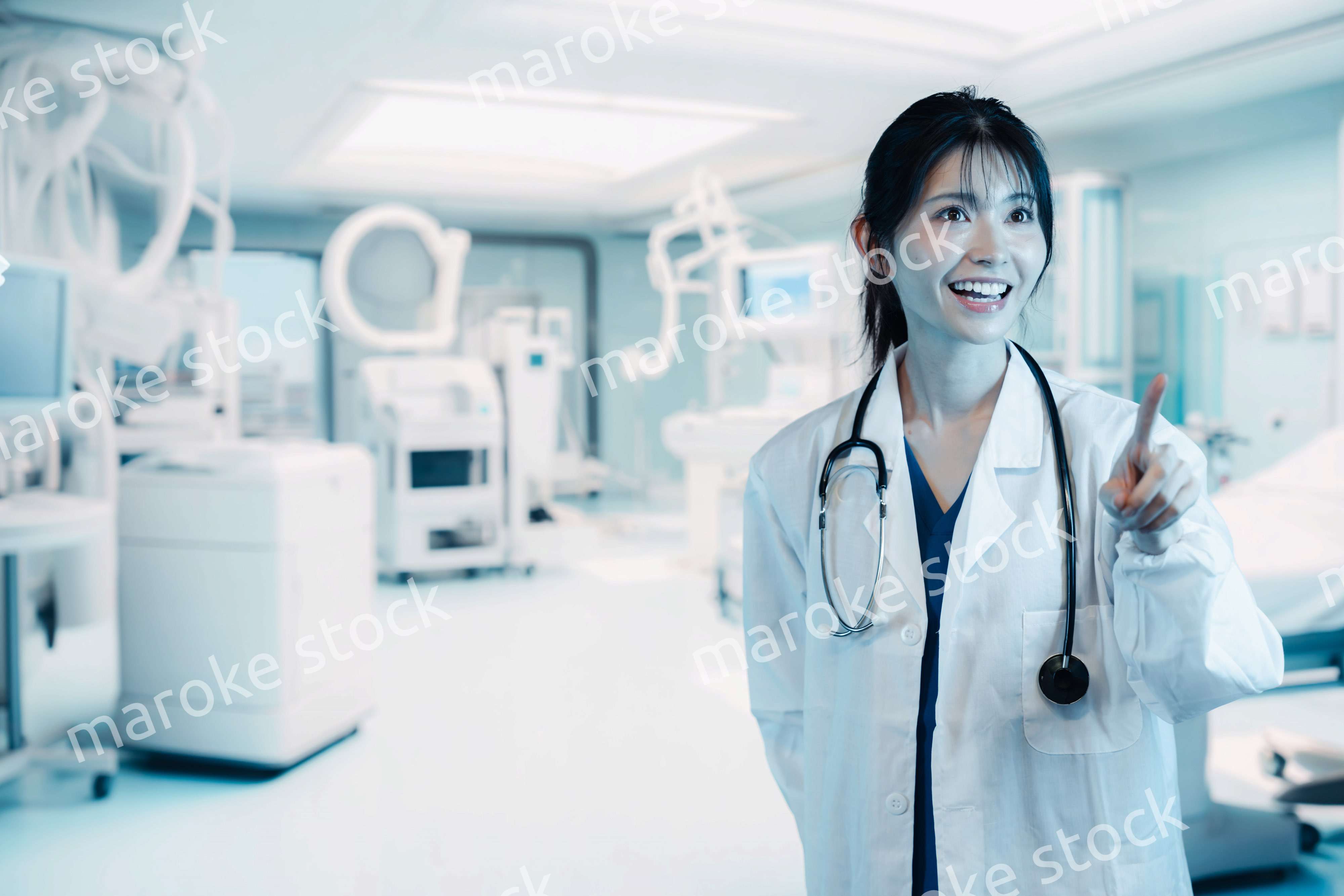 病院で活躍する女性のドクター