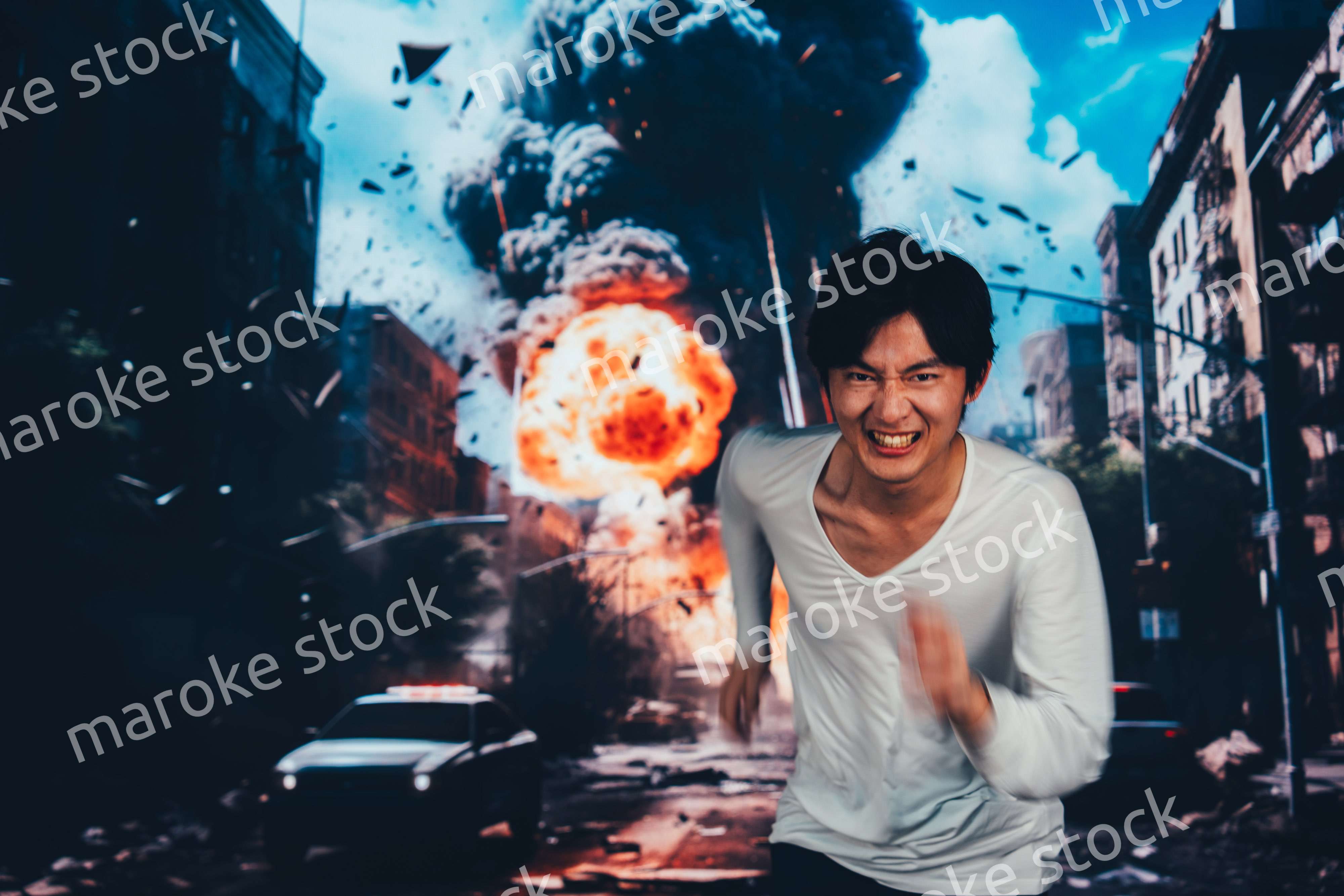 爆弾が落ちてきて避難する男性