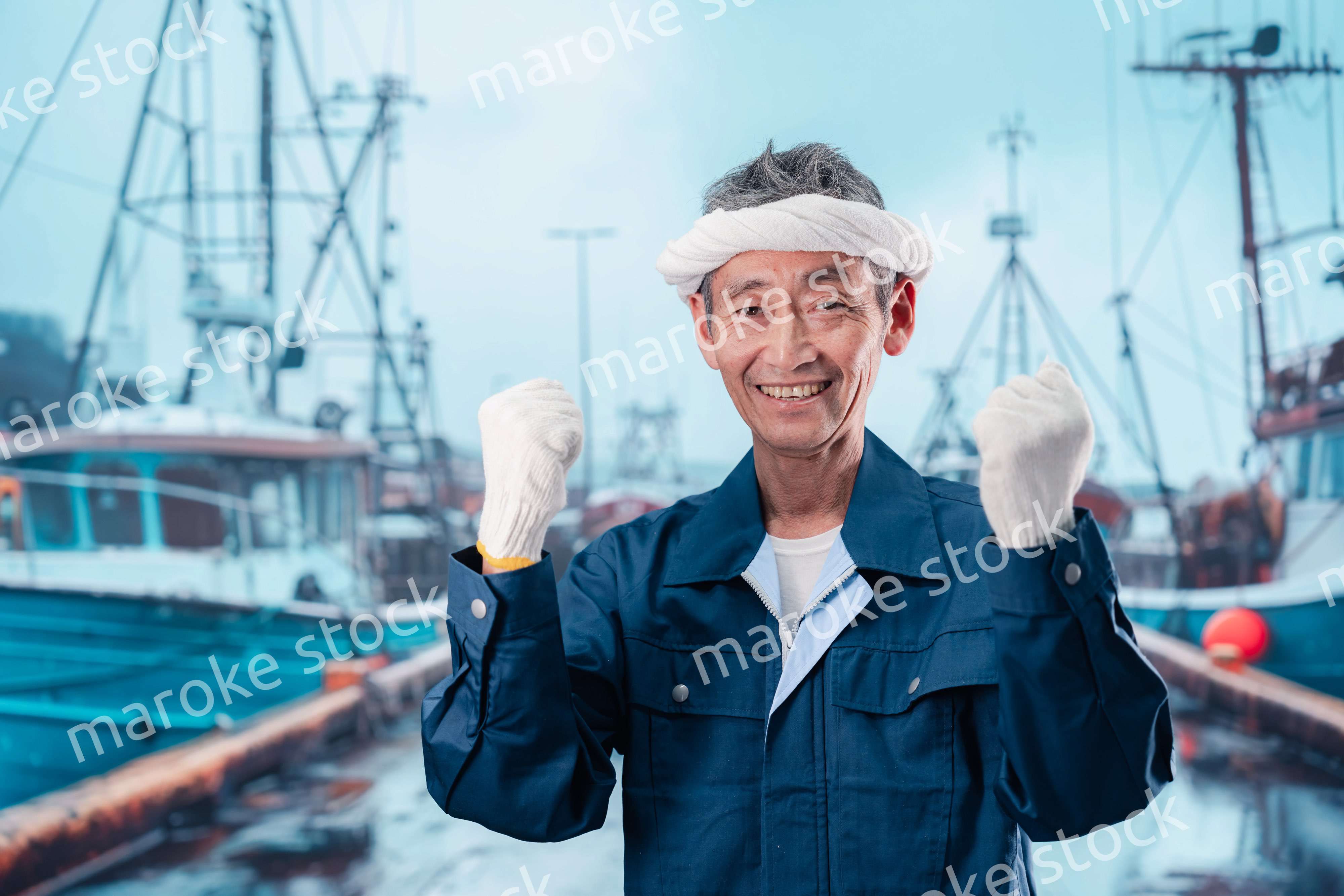 漁港で働く漁師