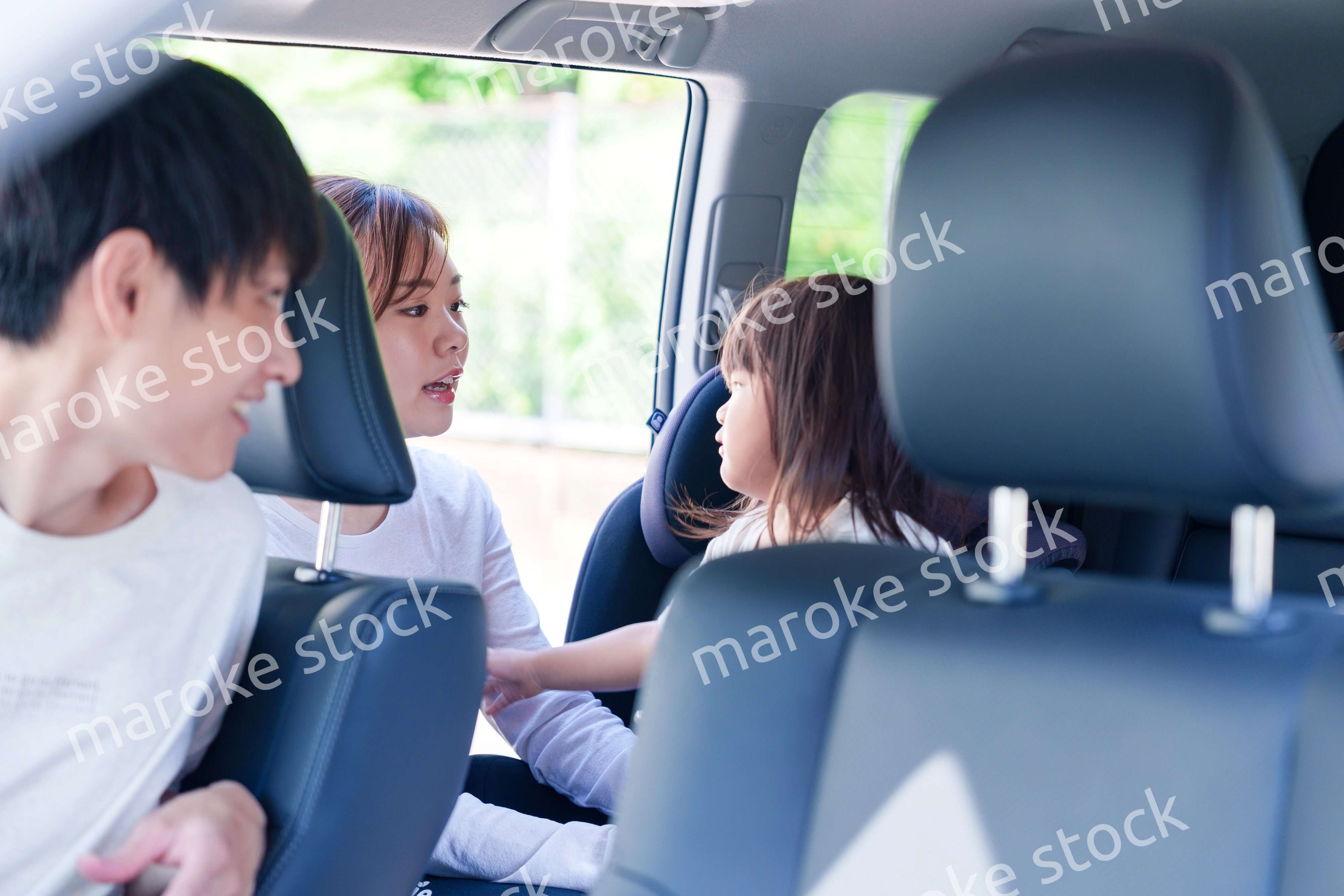 家族みんなで車でおでかけ