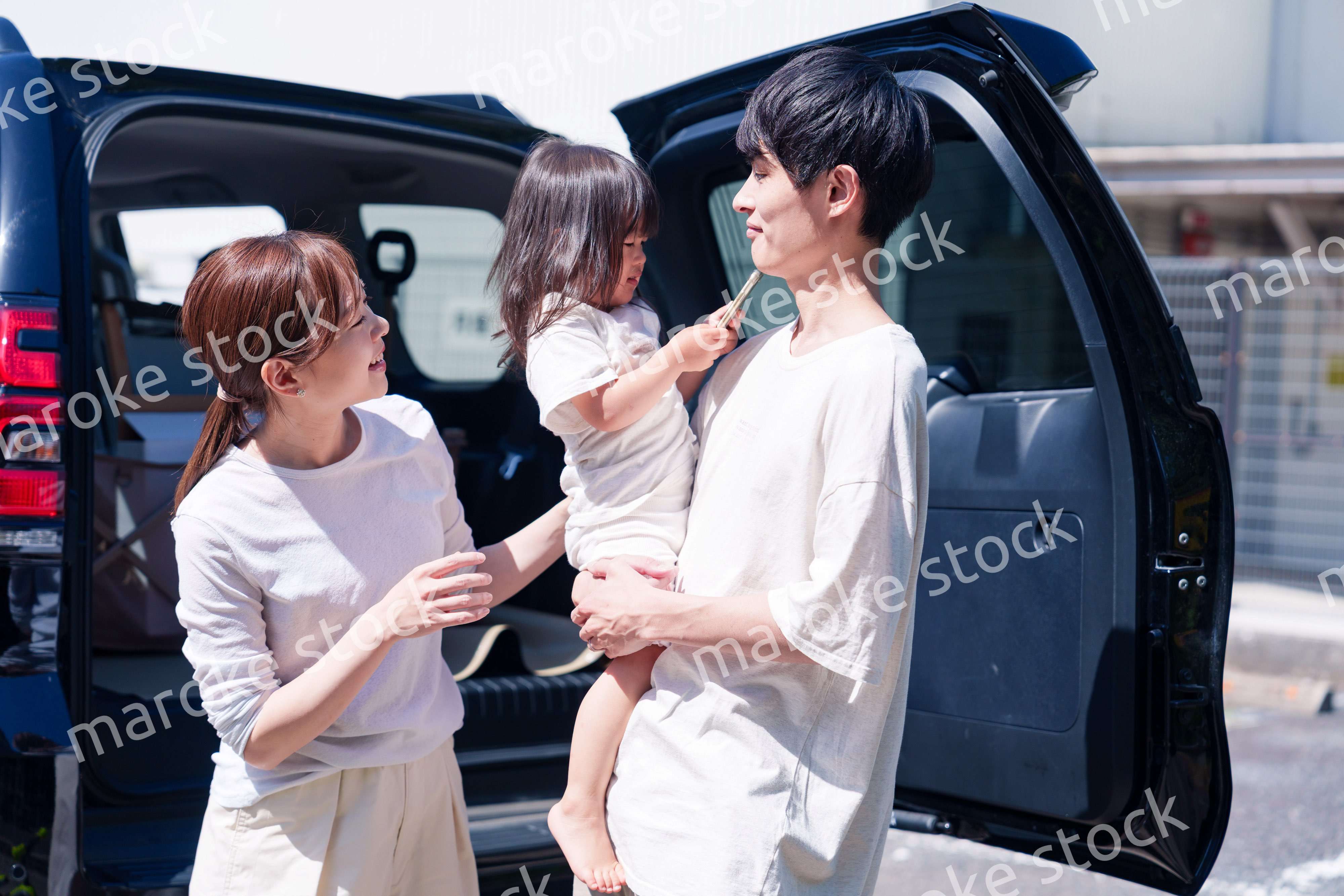 家族みんなで車でおでかけ