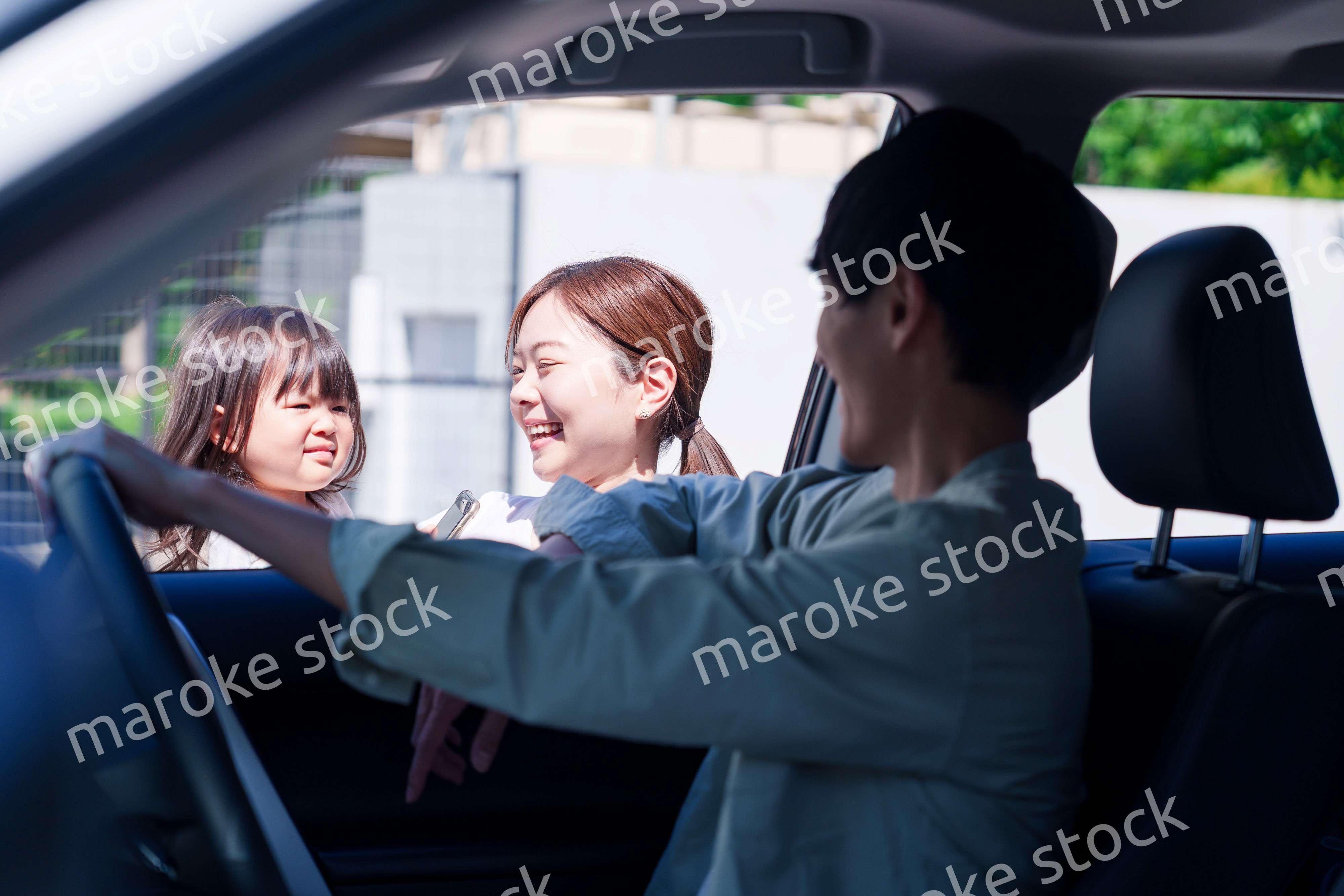 家族みんなで車でおでかけ