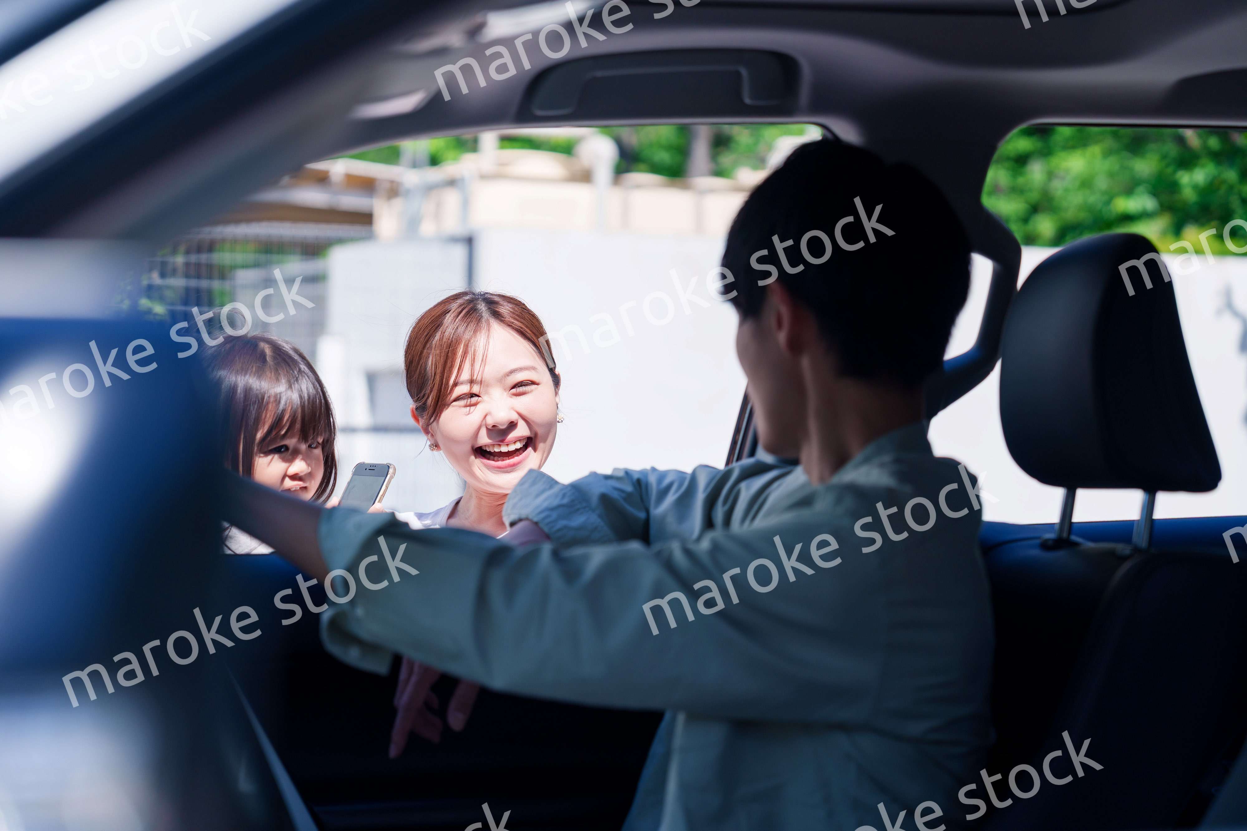 家族みんなで車でおでかけ