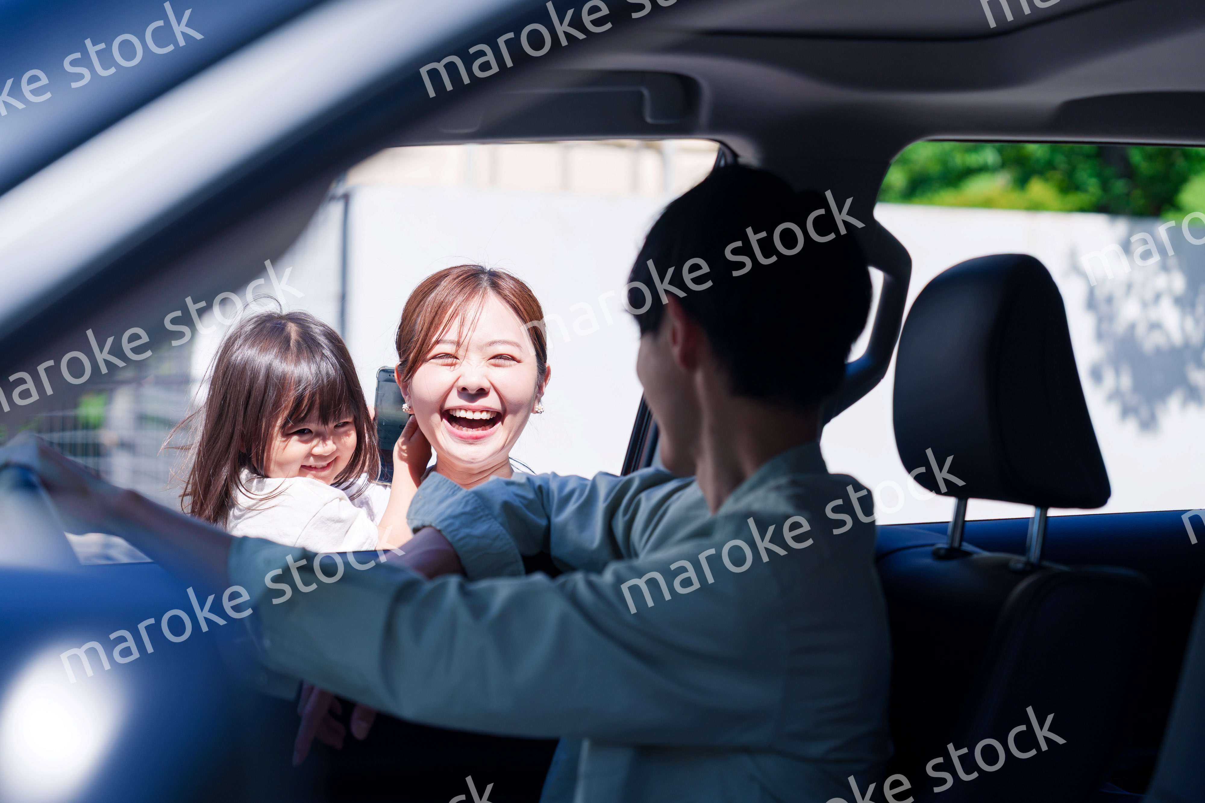 家族みんなで車でおでかけ