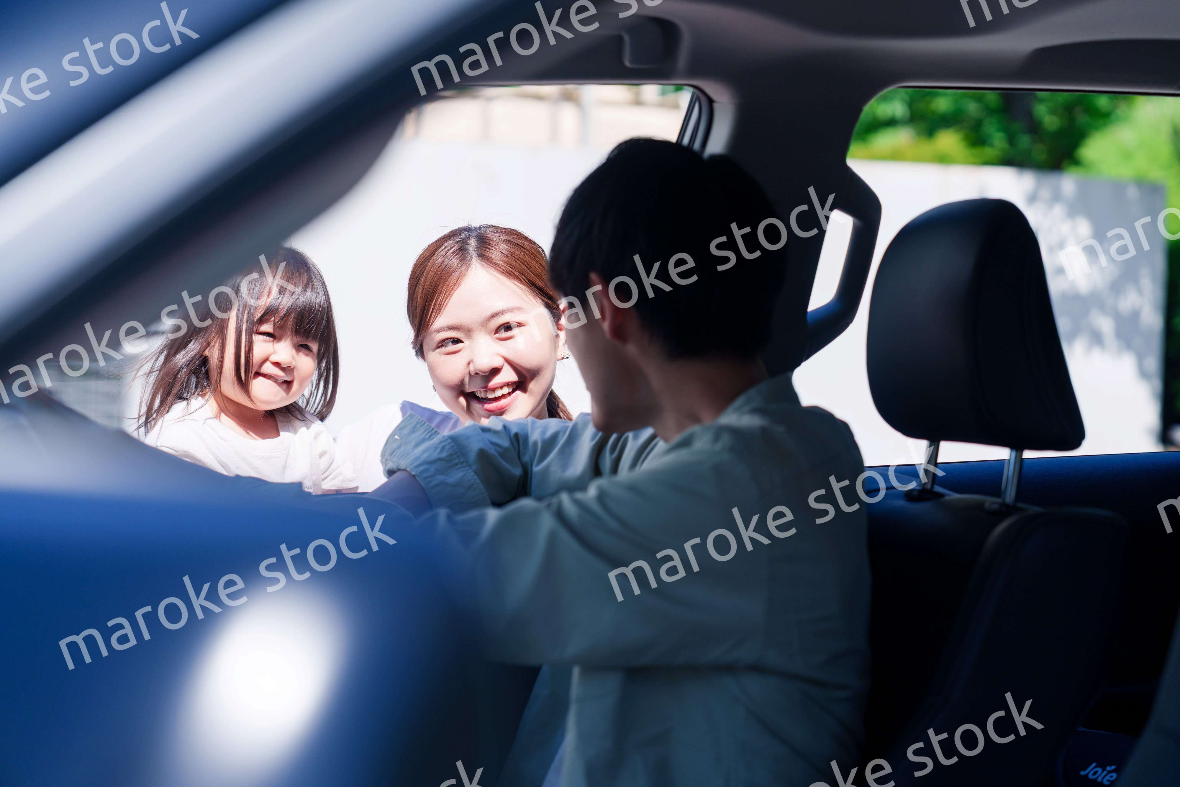 家族みんなで車でおでかけ