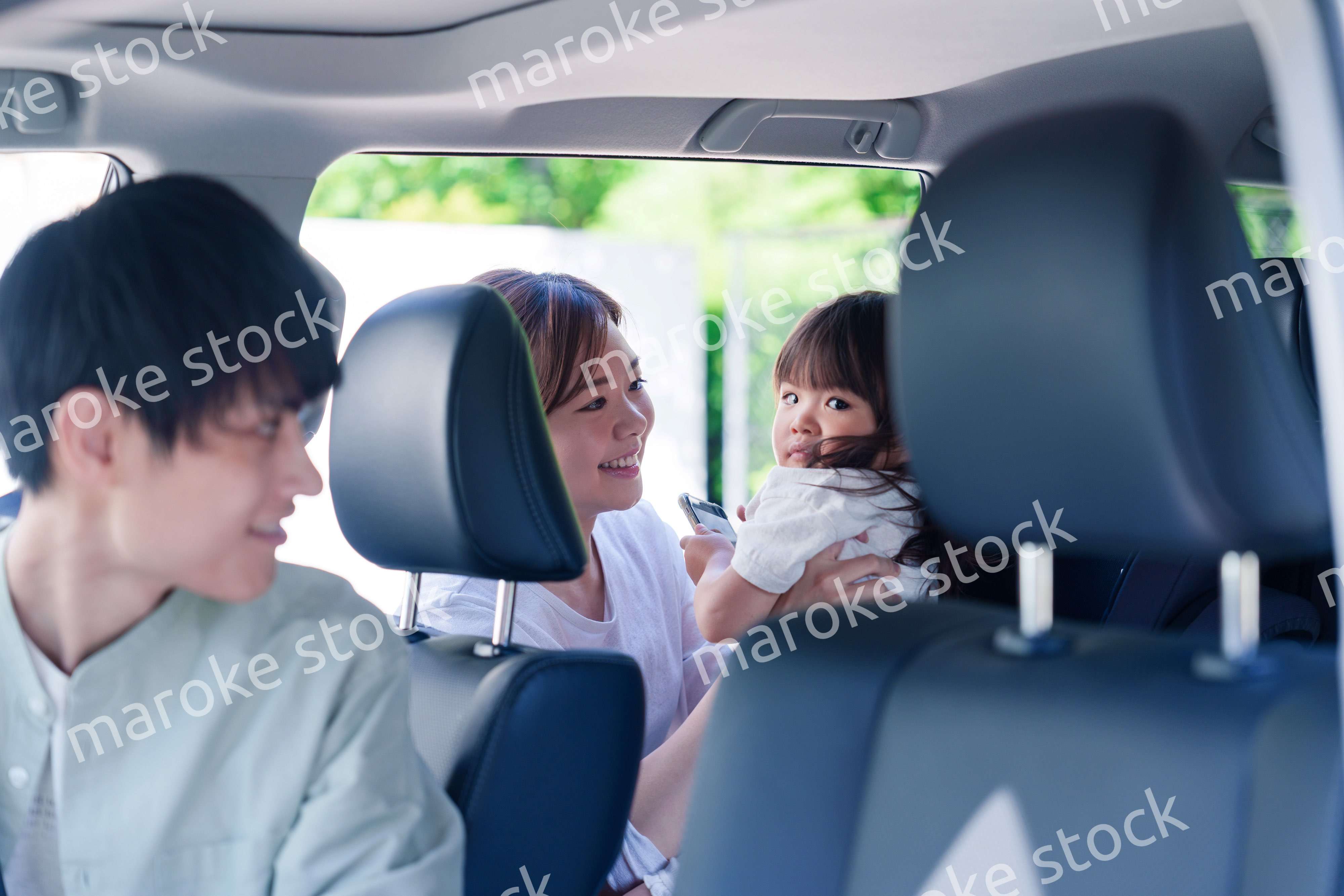 家族みんなで車でおでかけ