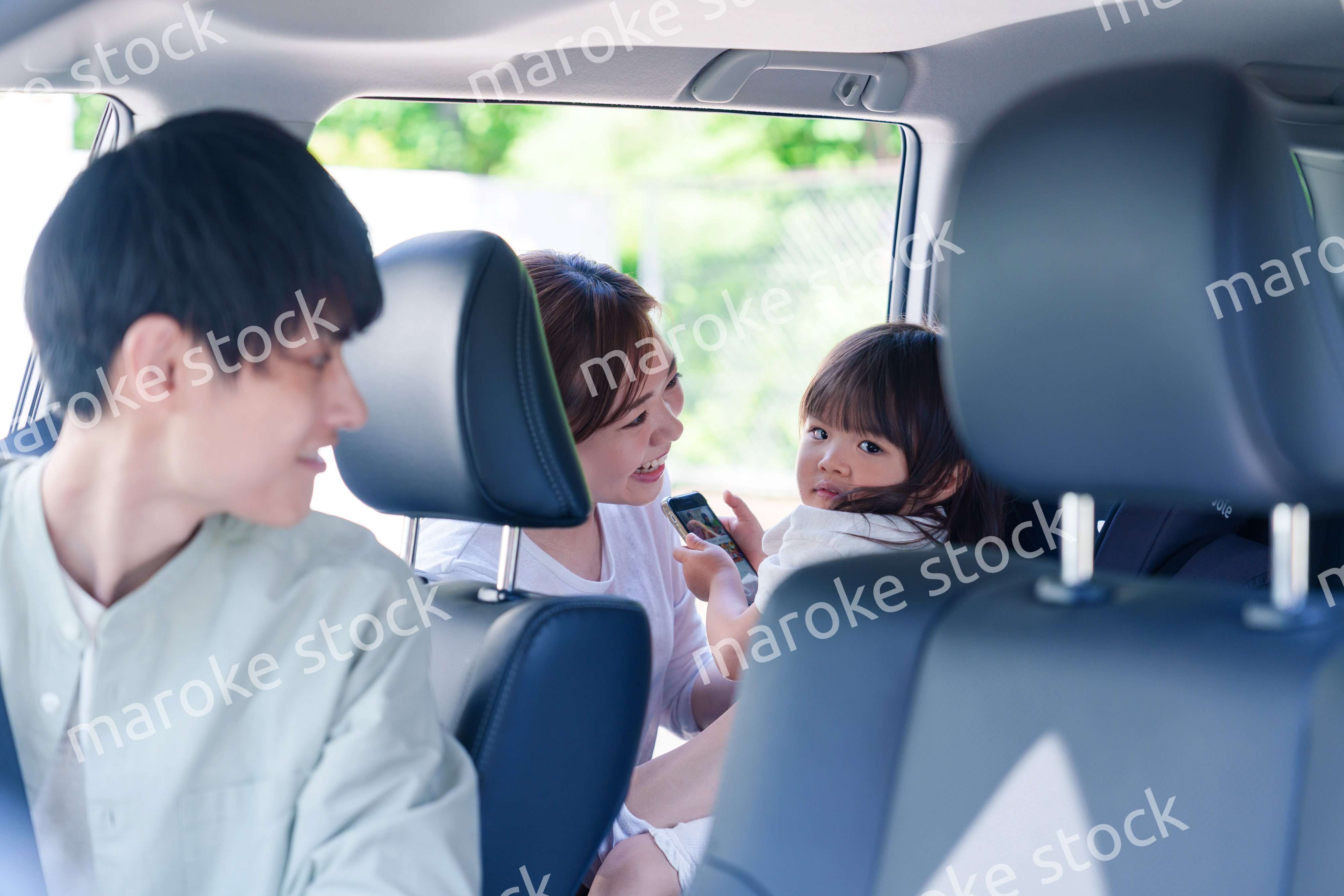 家族みんなで車でおでかけ