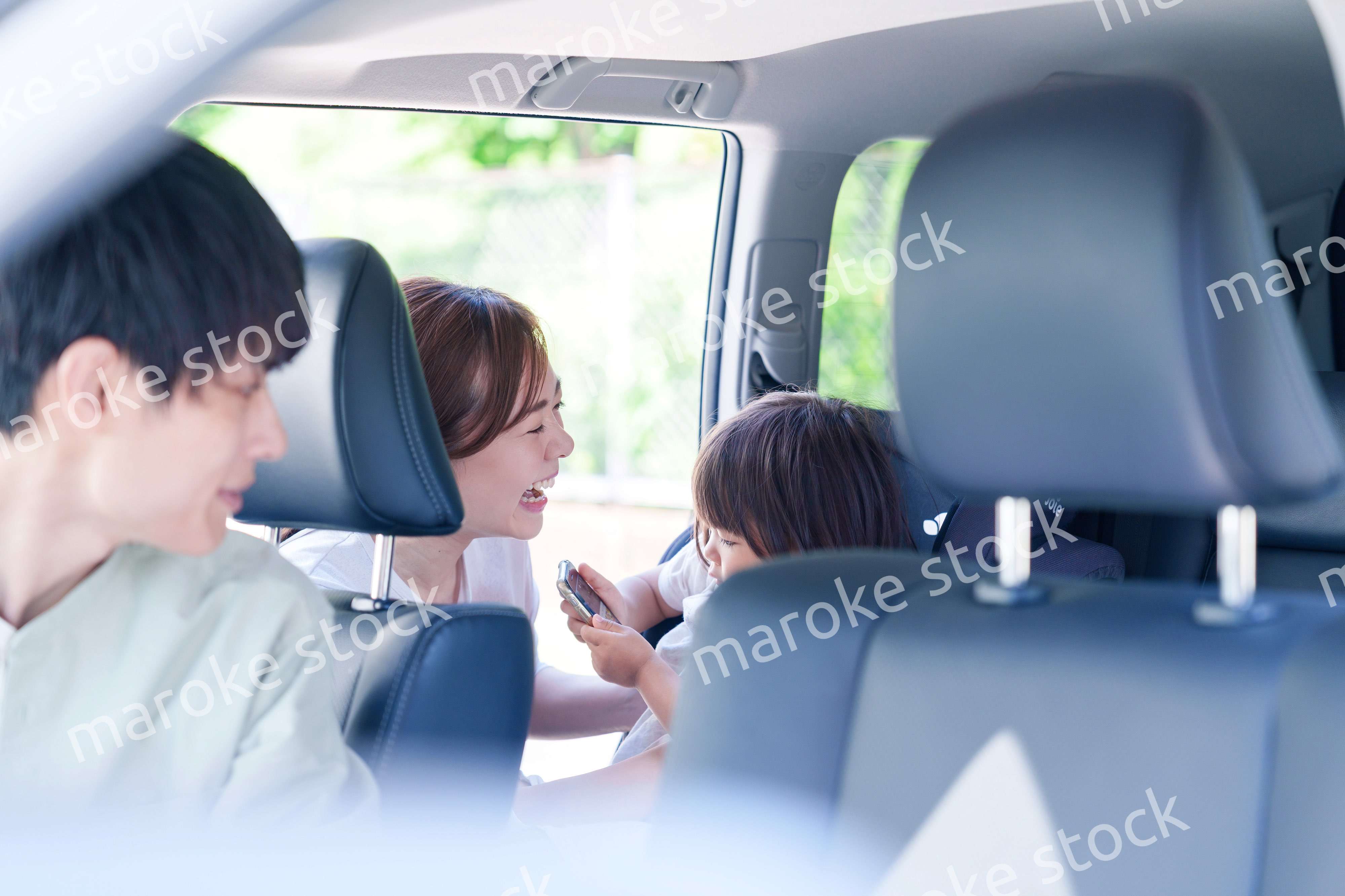 家族みんなで車でおでかけ