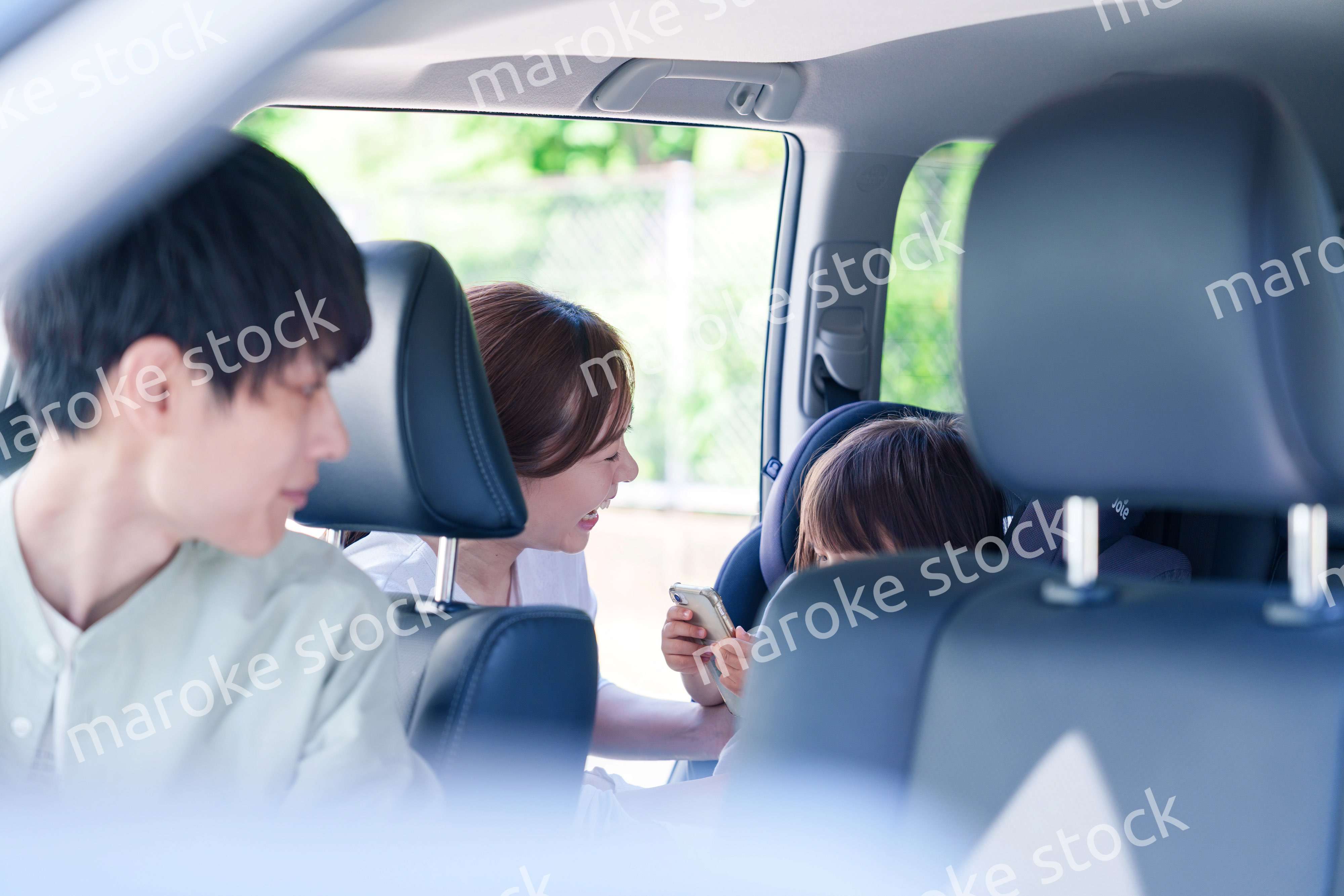 家族みんなで車でおでかけ