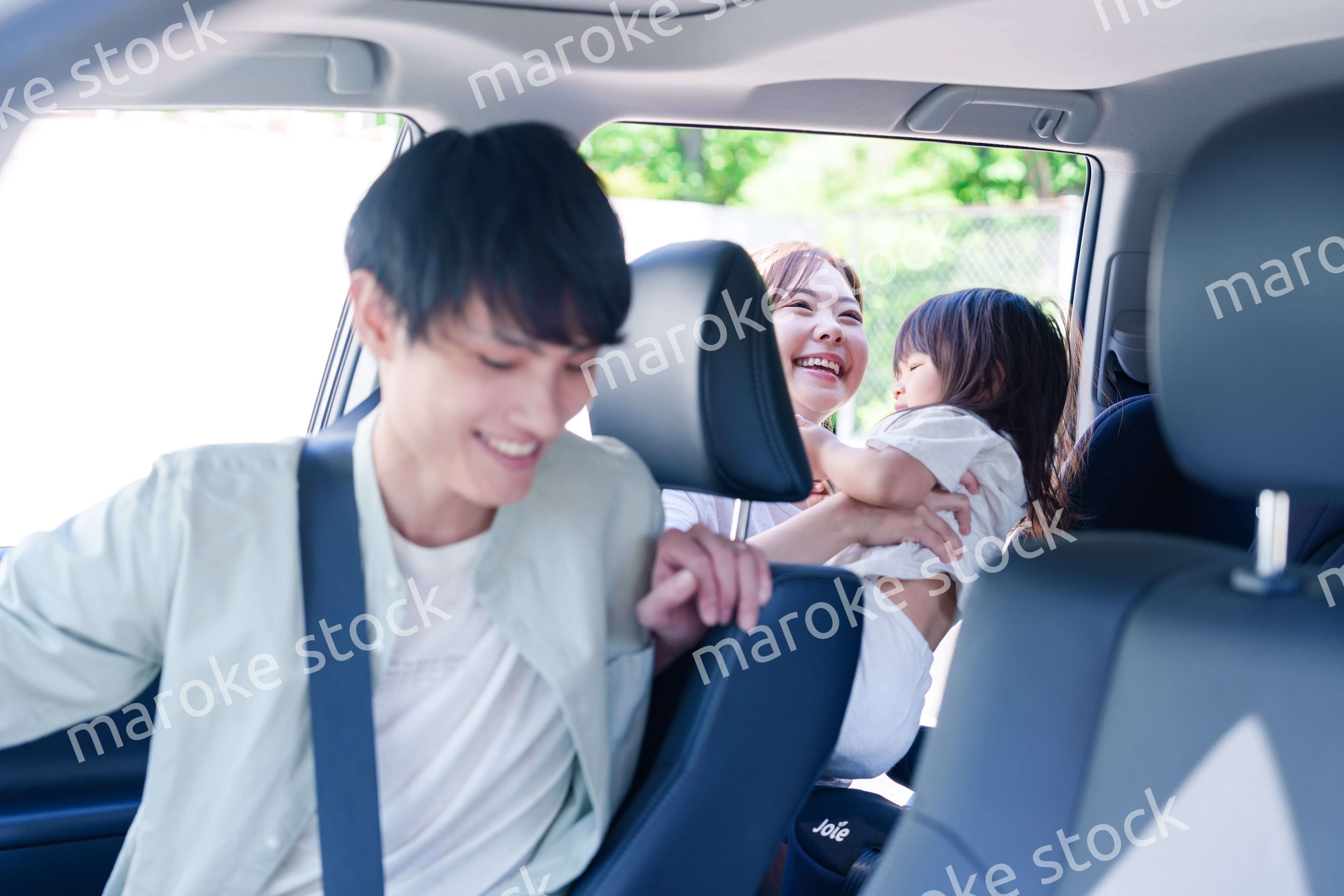 家族みんなで車でおでかけ