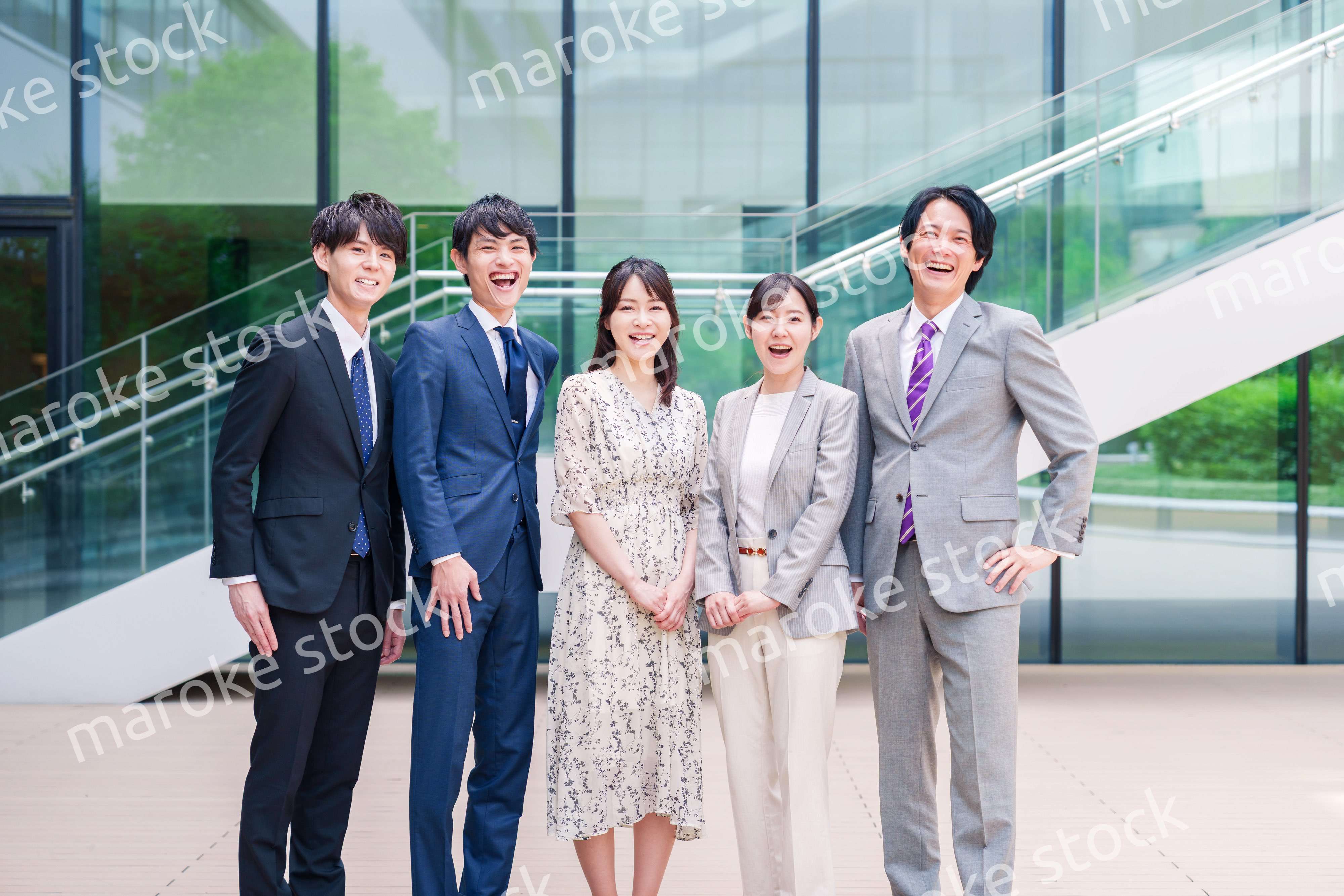 笑顔のビジネスパーソン・集合写真