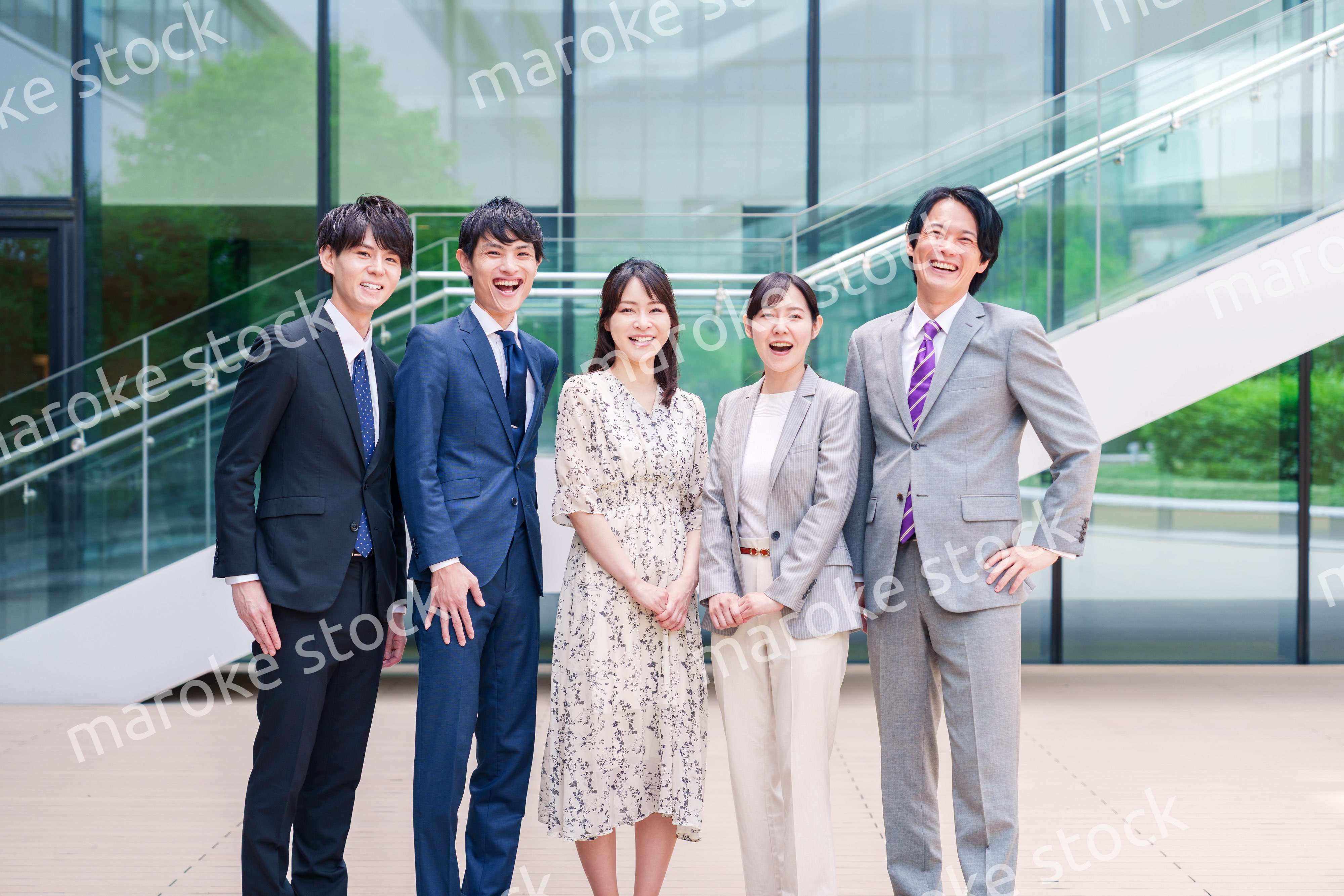 笑顔のビジネスパーソン・集合写真