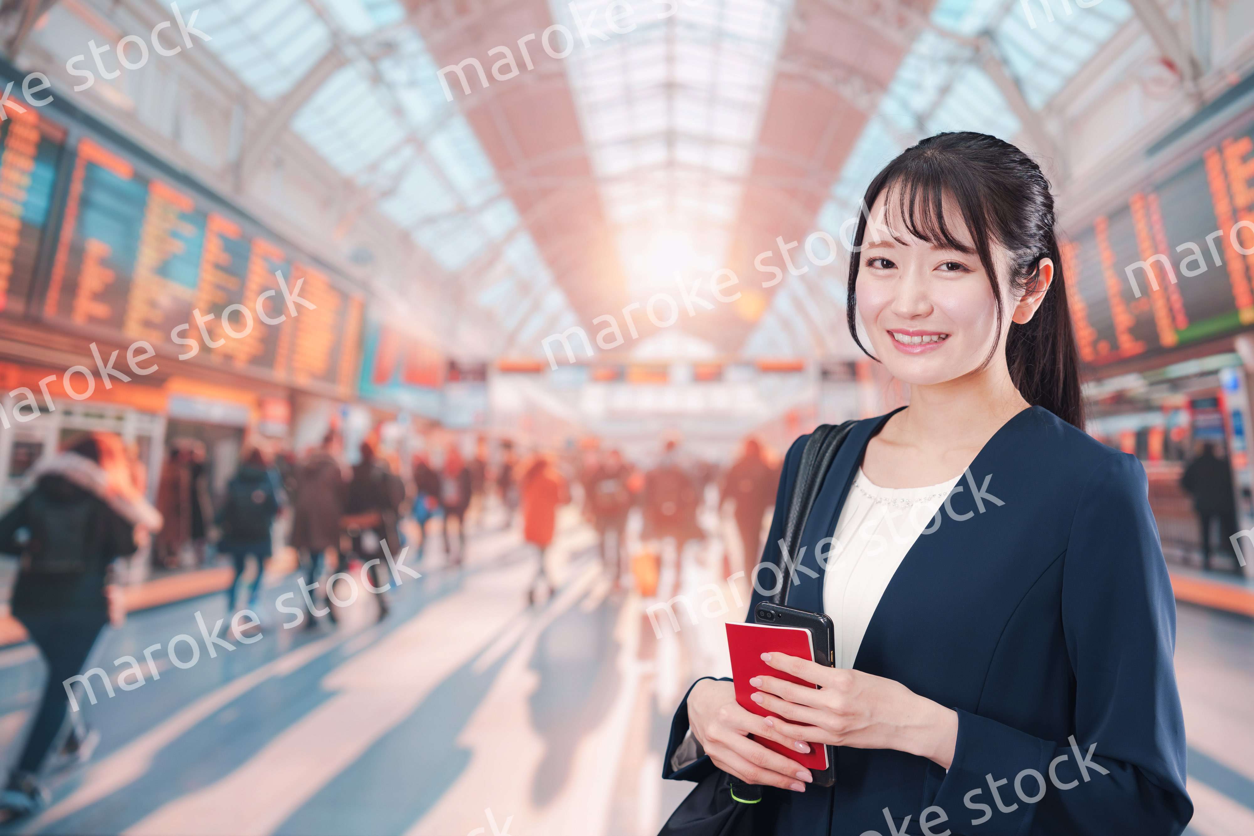 海外出張をするビジネスウーマン