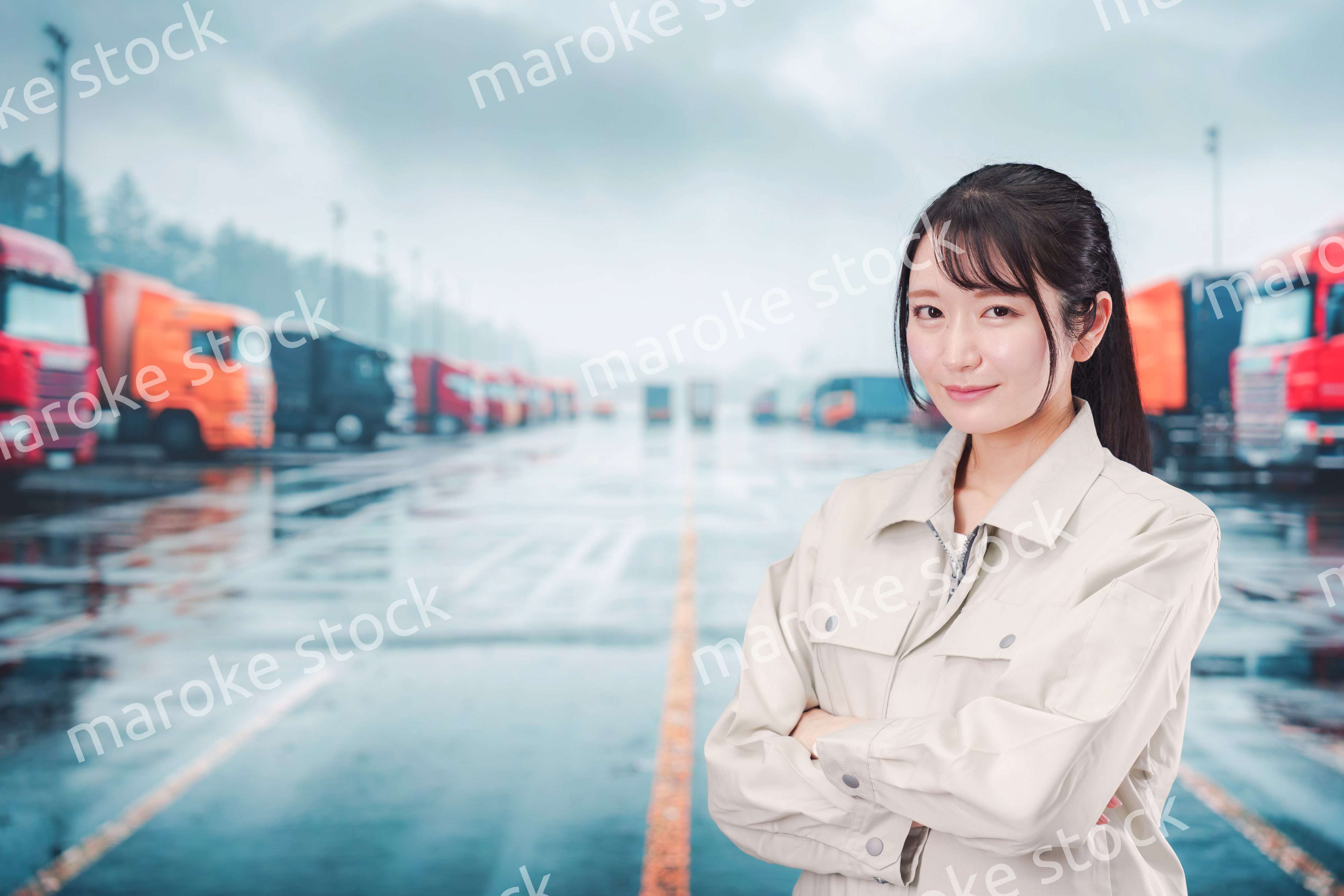 若い女性のトラックドライバー