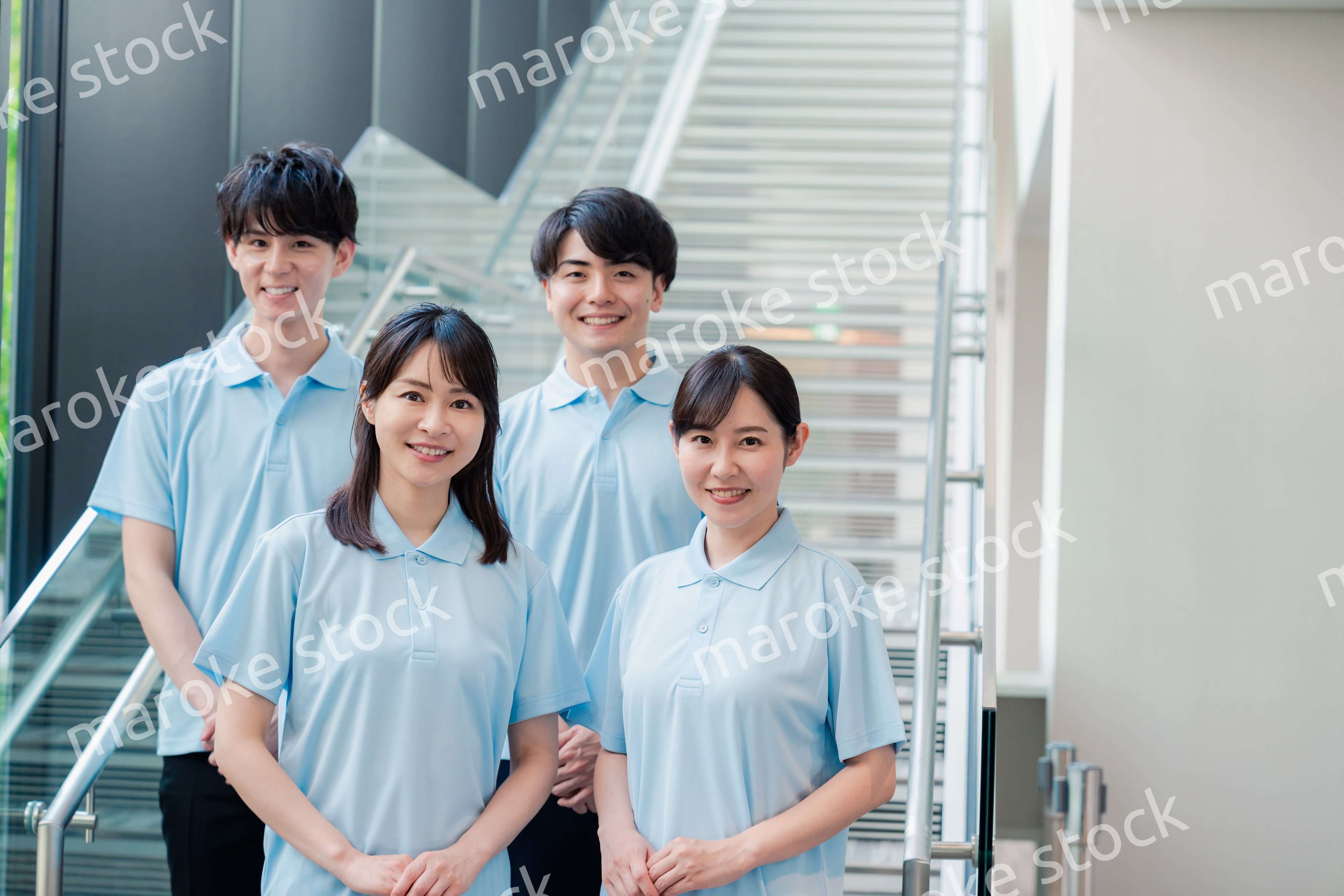 福祉の現場で楽しく働くスタッフ