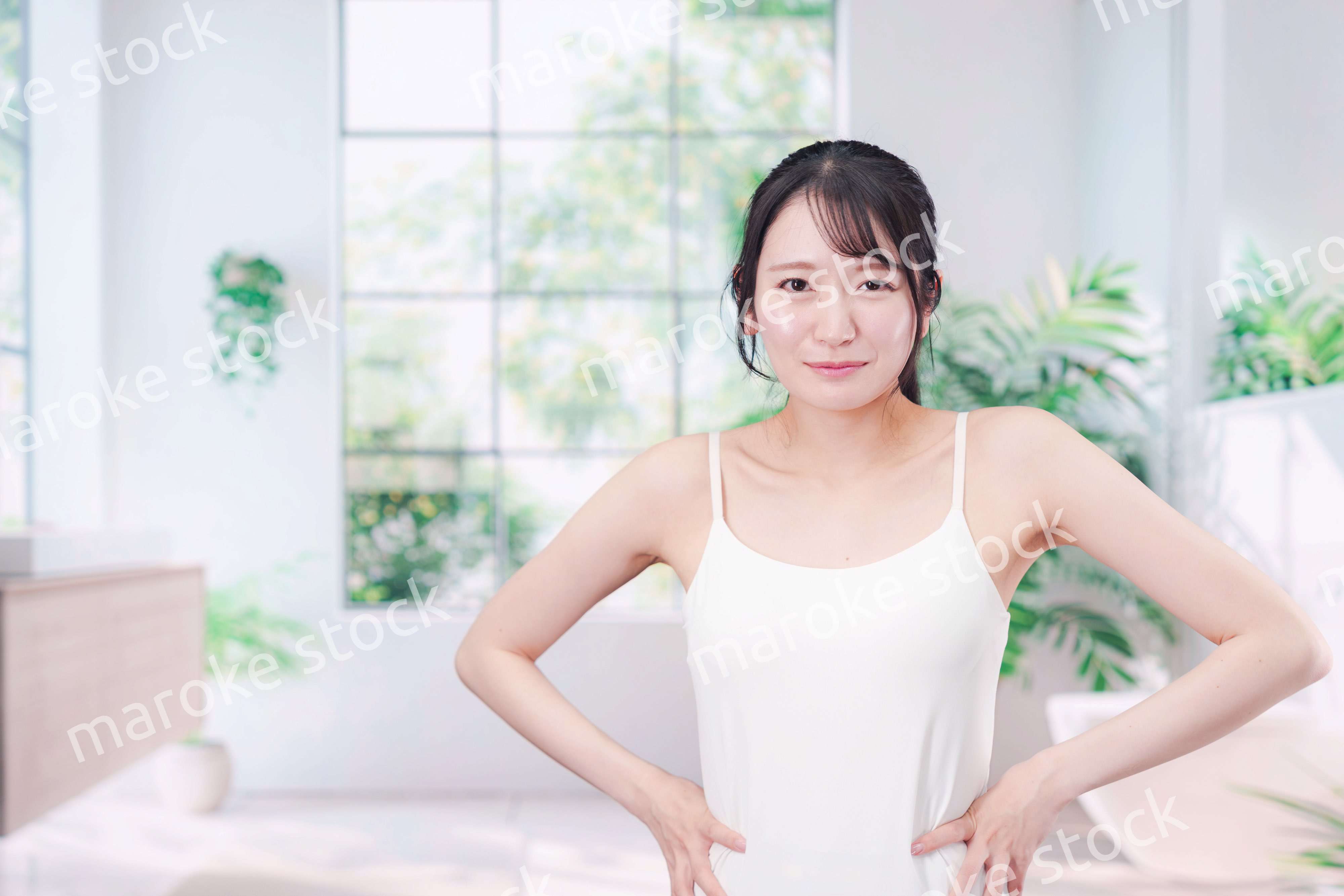 体型に悩む若い女性