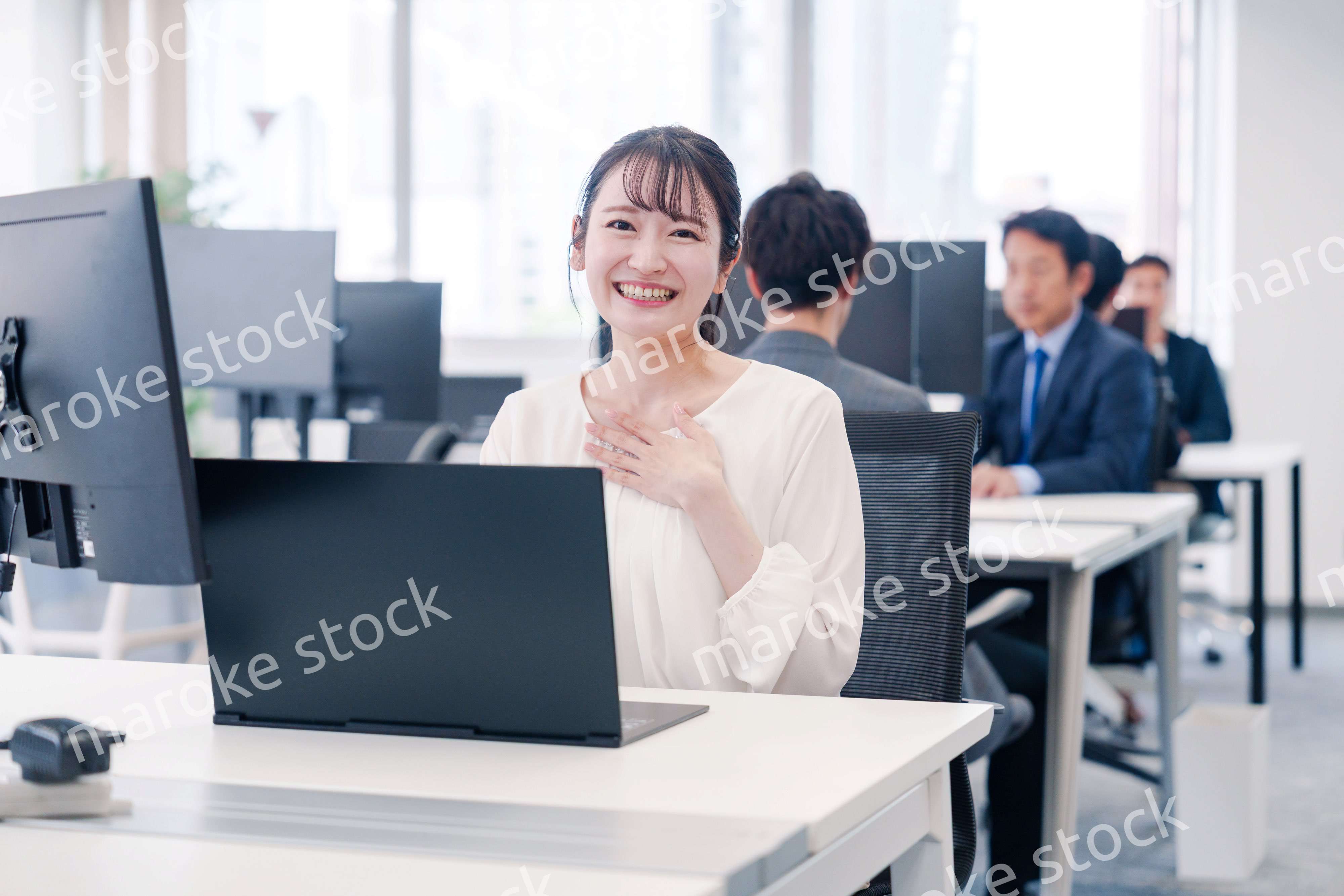 明るい雰囲気のオフィス