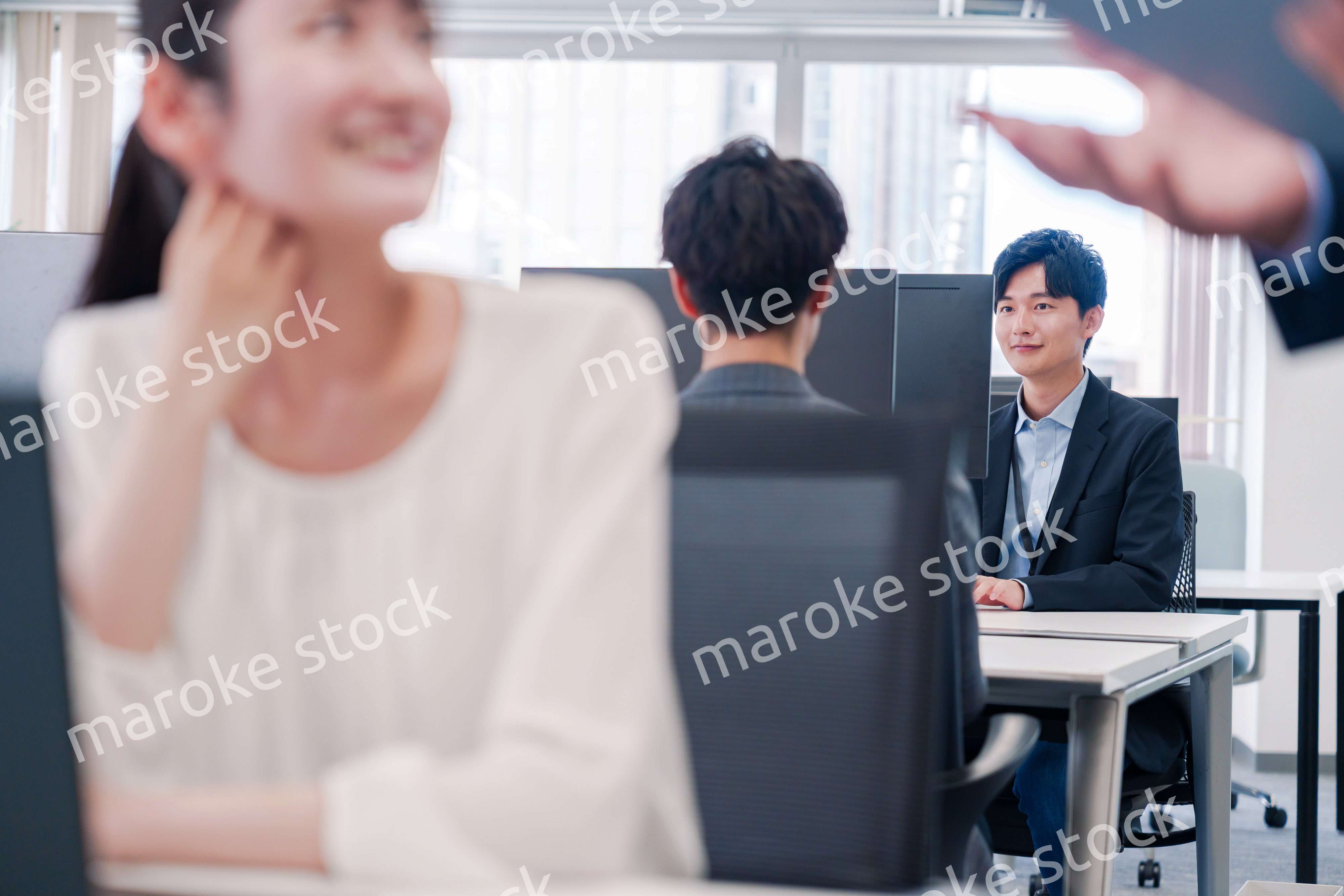 明るい雰囲気のオフィス