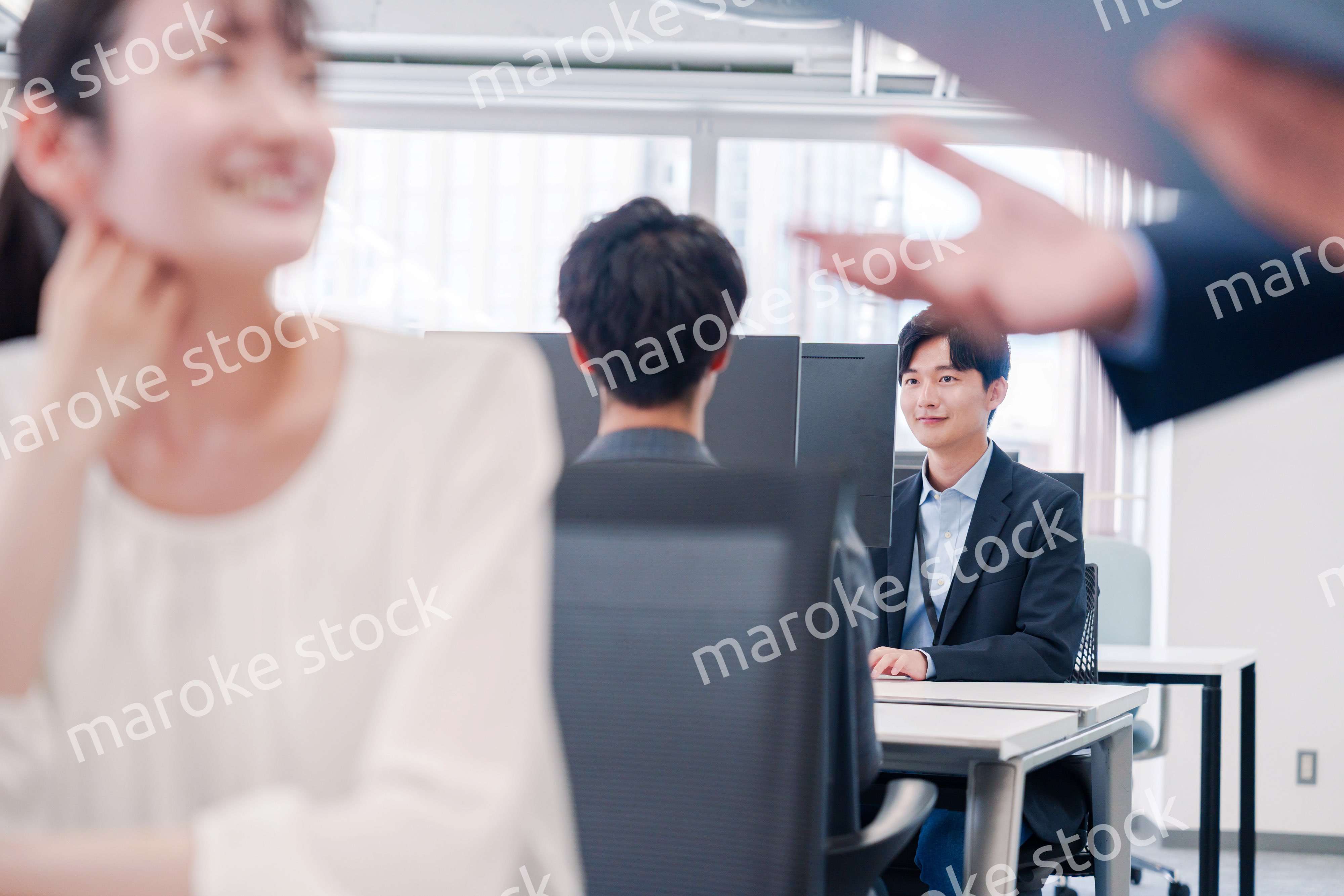 明るい雰囲気のオフィス