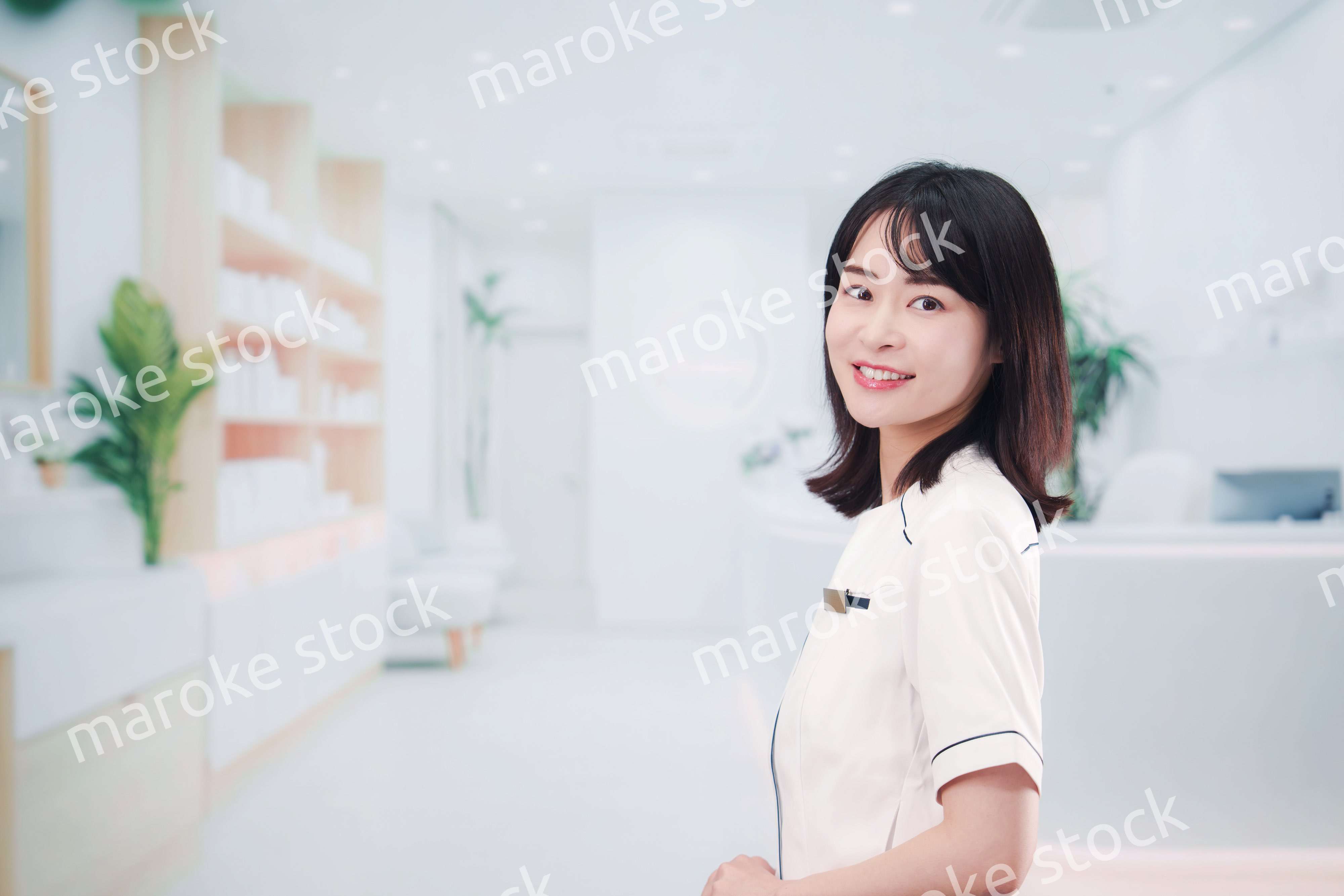 メンズエステで働く若い女性