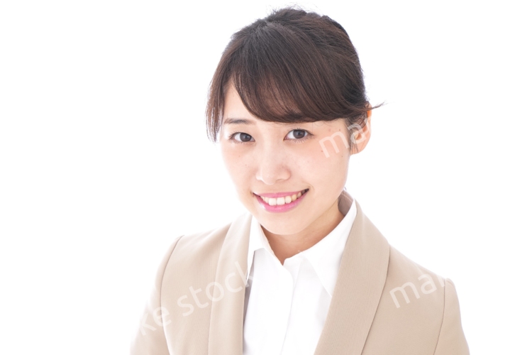 笑顔の若いビジネスウーマン