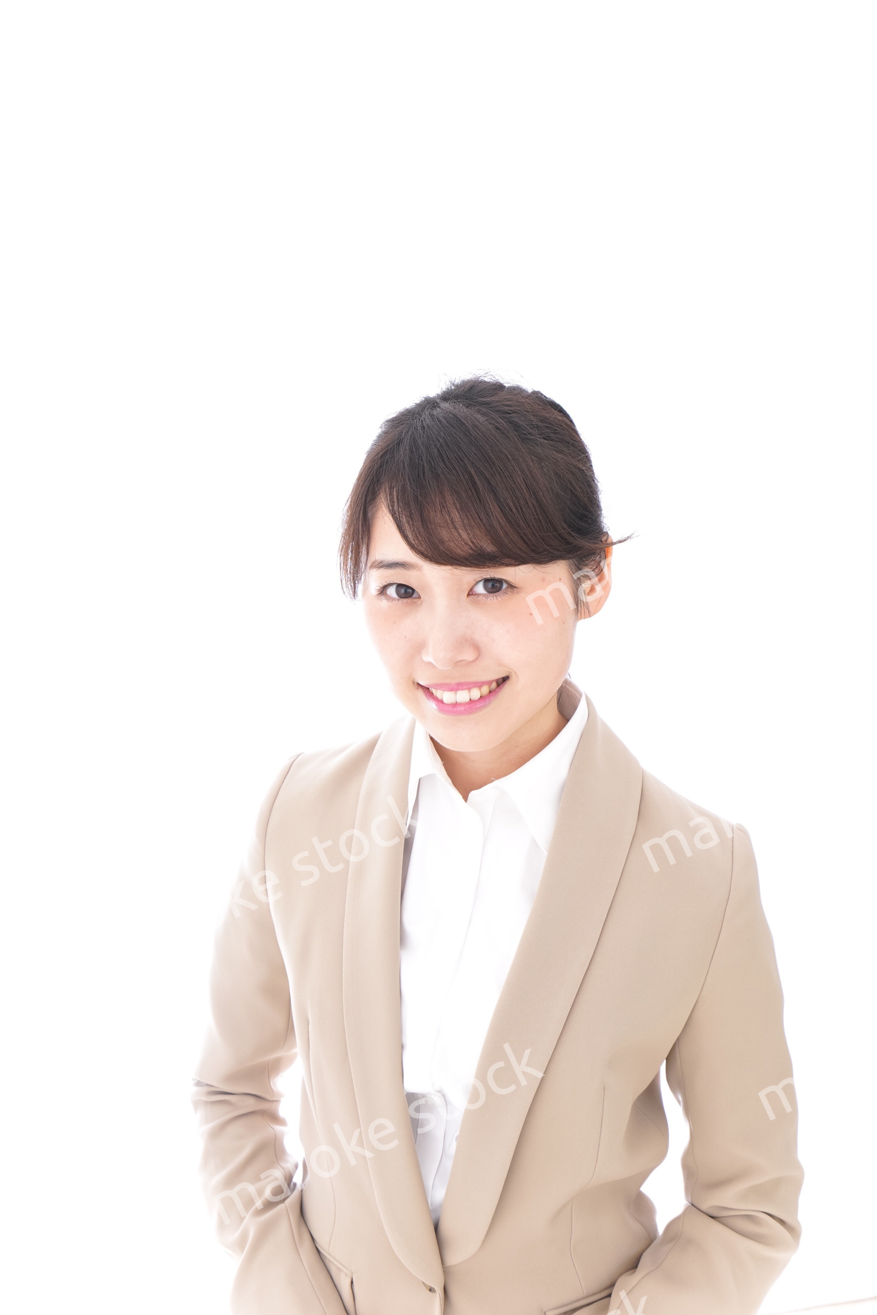 笑顔の若いビジネスウーマン