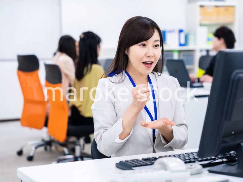 アイデアが思いついたビジネスウーマン