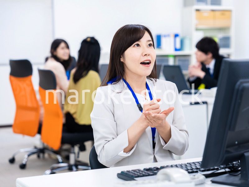 アイデアが思いついたビジネスウーマン