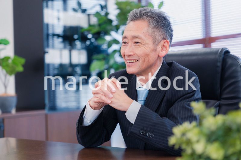笑顔の会社役員