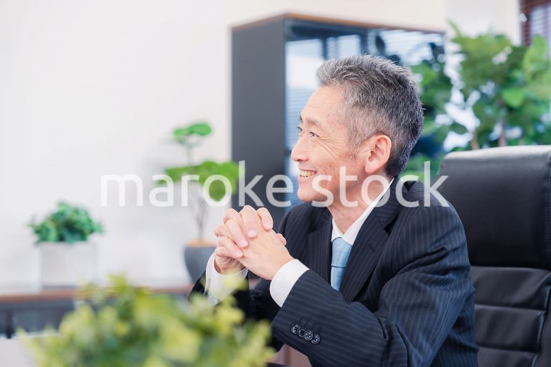 笑顔の会社役員