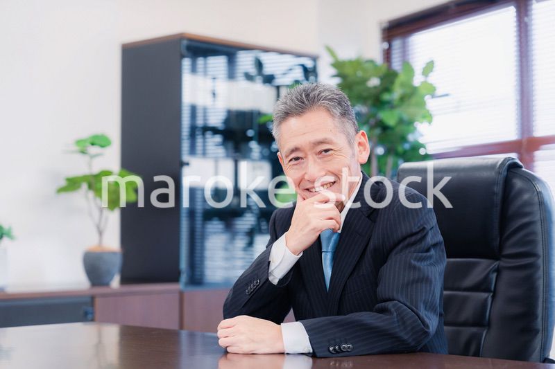 笑顔の会社役員