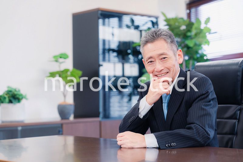 笑顔の会社役員