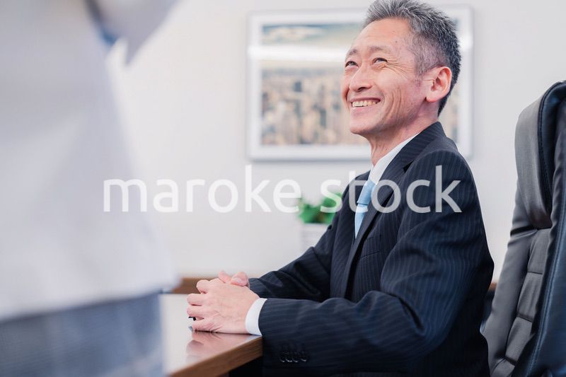 笑顔の会社役員