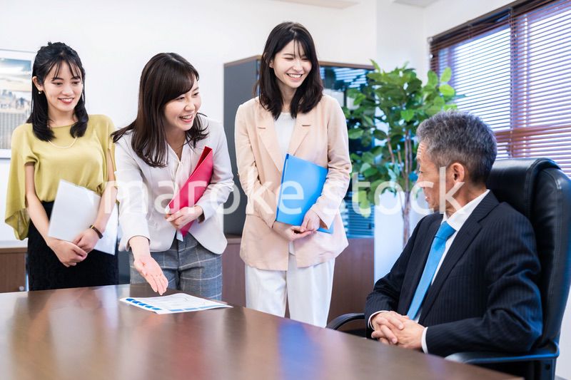 女性社員の意見を聴く役員