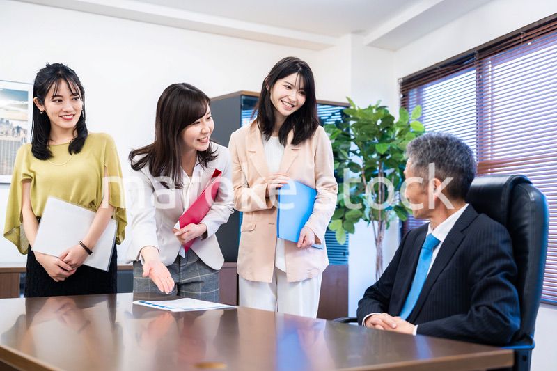 女性社員の意見を聴く役員