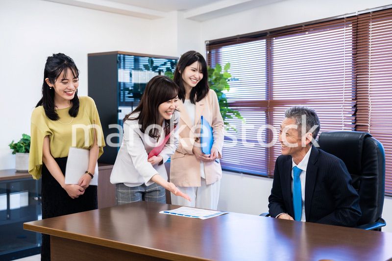 女性社員の意見を聴く役員