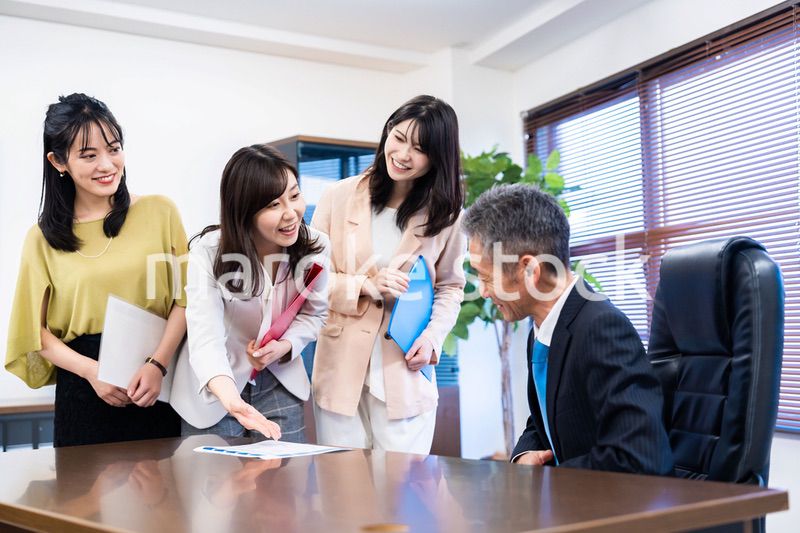 女性社員の意見を聴く役員