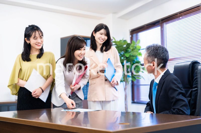 女性社員の意見を聴く役員