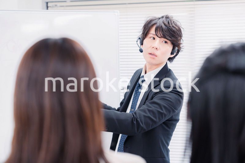 ビジネス講師の男性