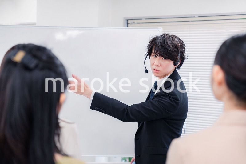 ビジネス講師の男性