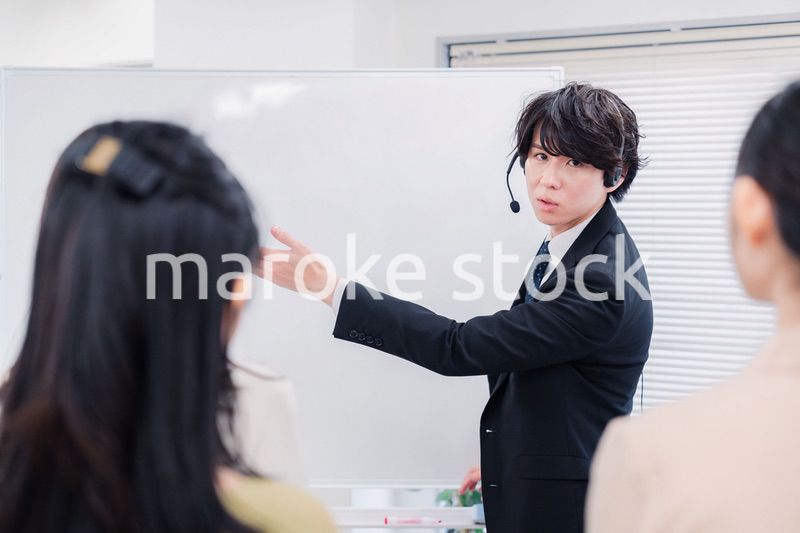 ビジネス講師の男性