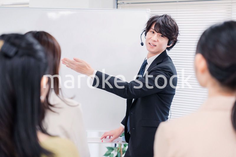 ビジネス講師の男性