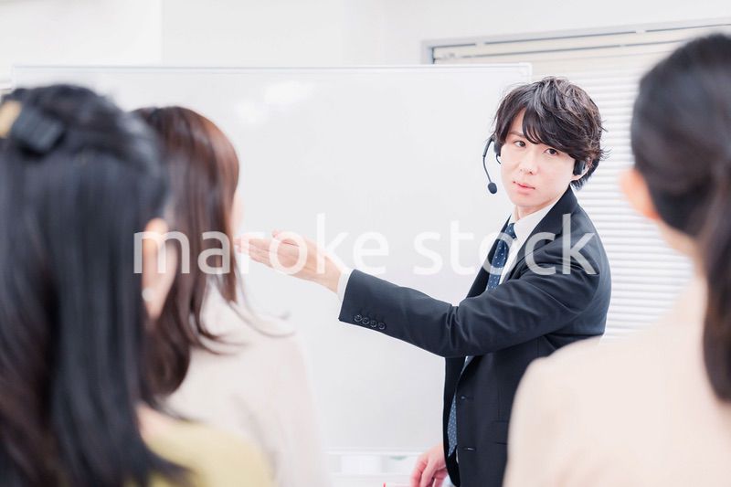 ビジネス講師の男性