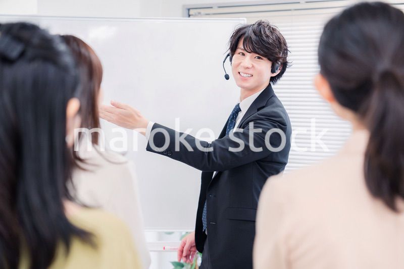 ビジネス講師の男性