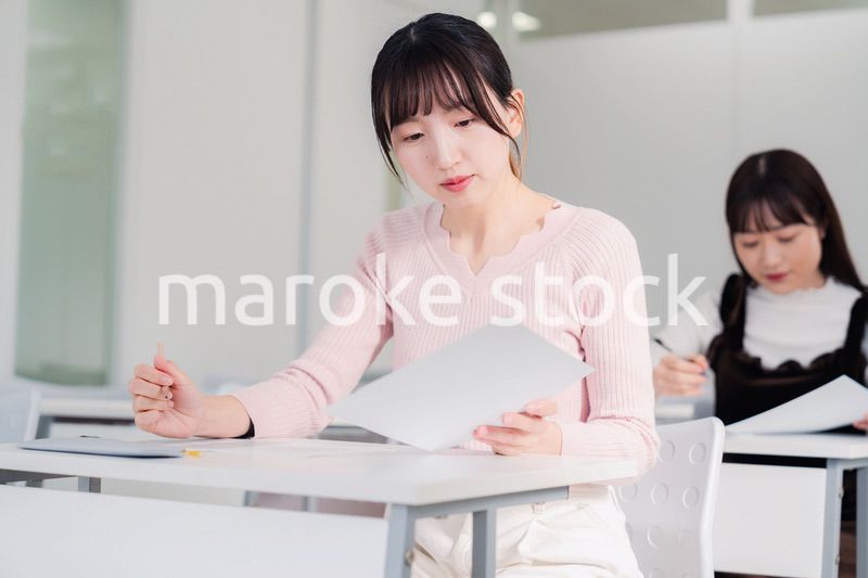 資格試験を受験する受験生