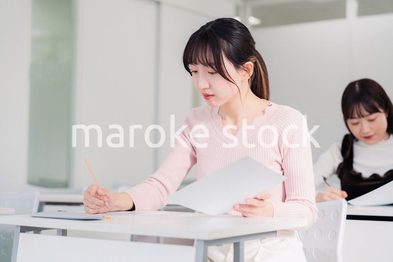 資格試験を受験する受験生