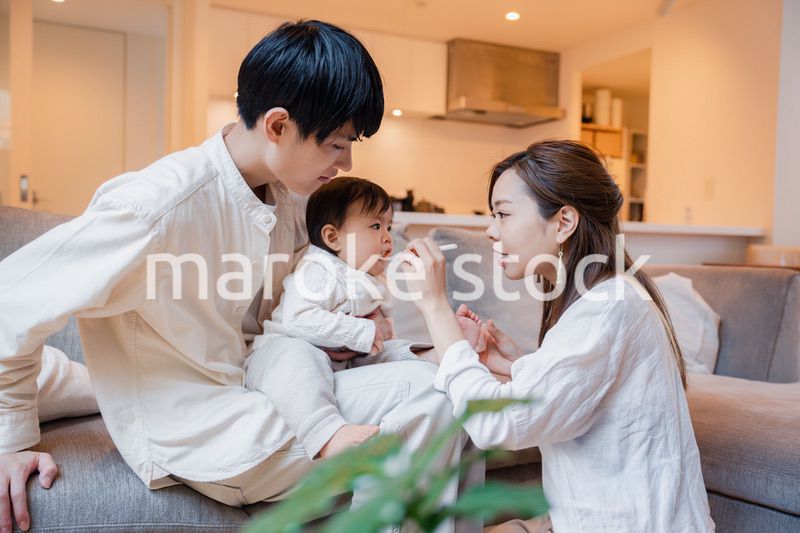 離乳食を食べる赤ちゃん